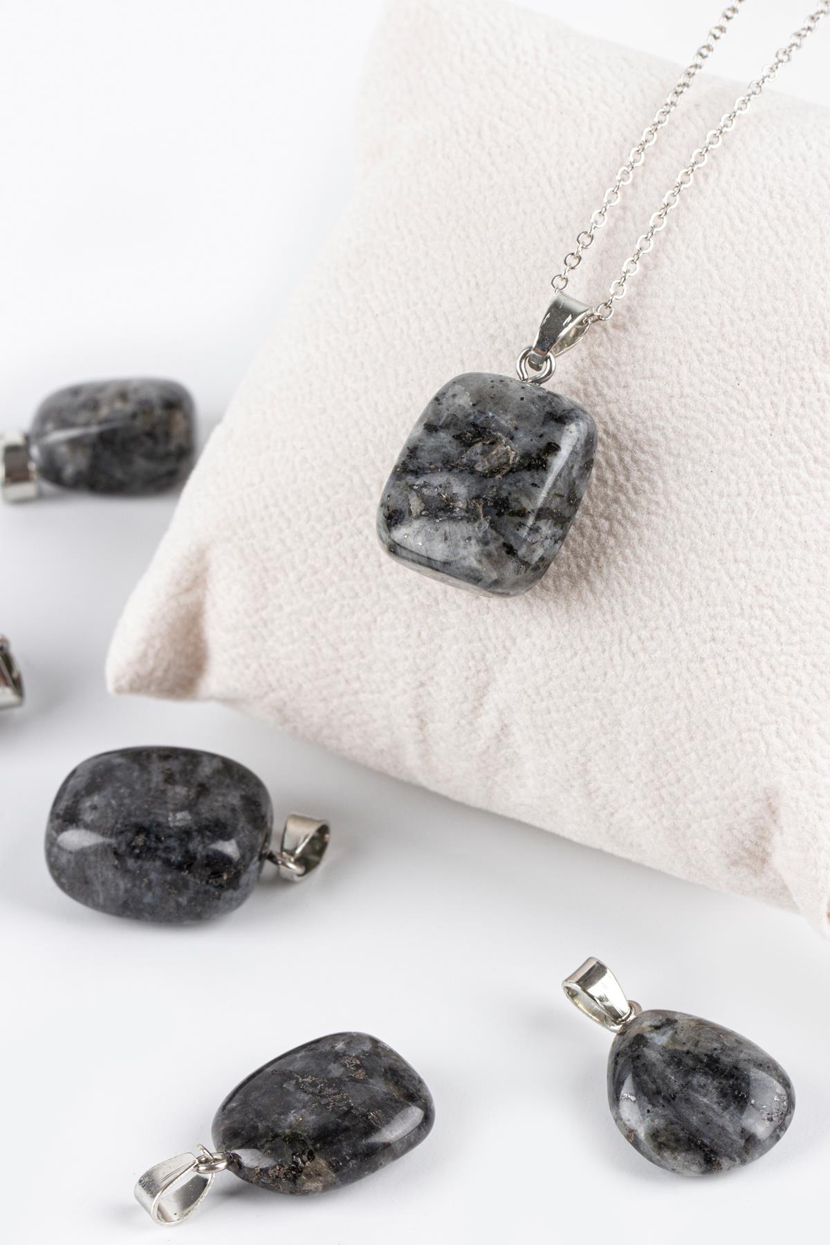 Spektrolit Tımbıl Model Kolye Ucu