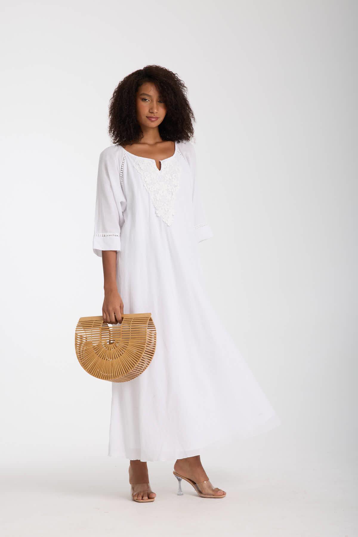 Dantel Yaka Detaylı Elbise