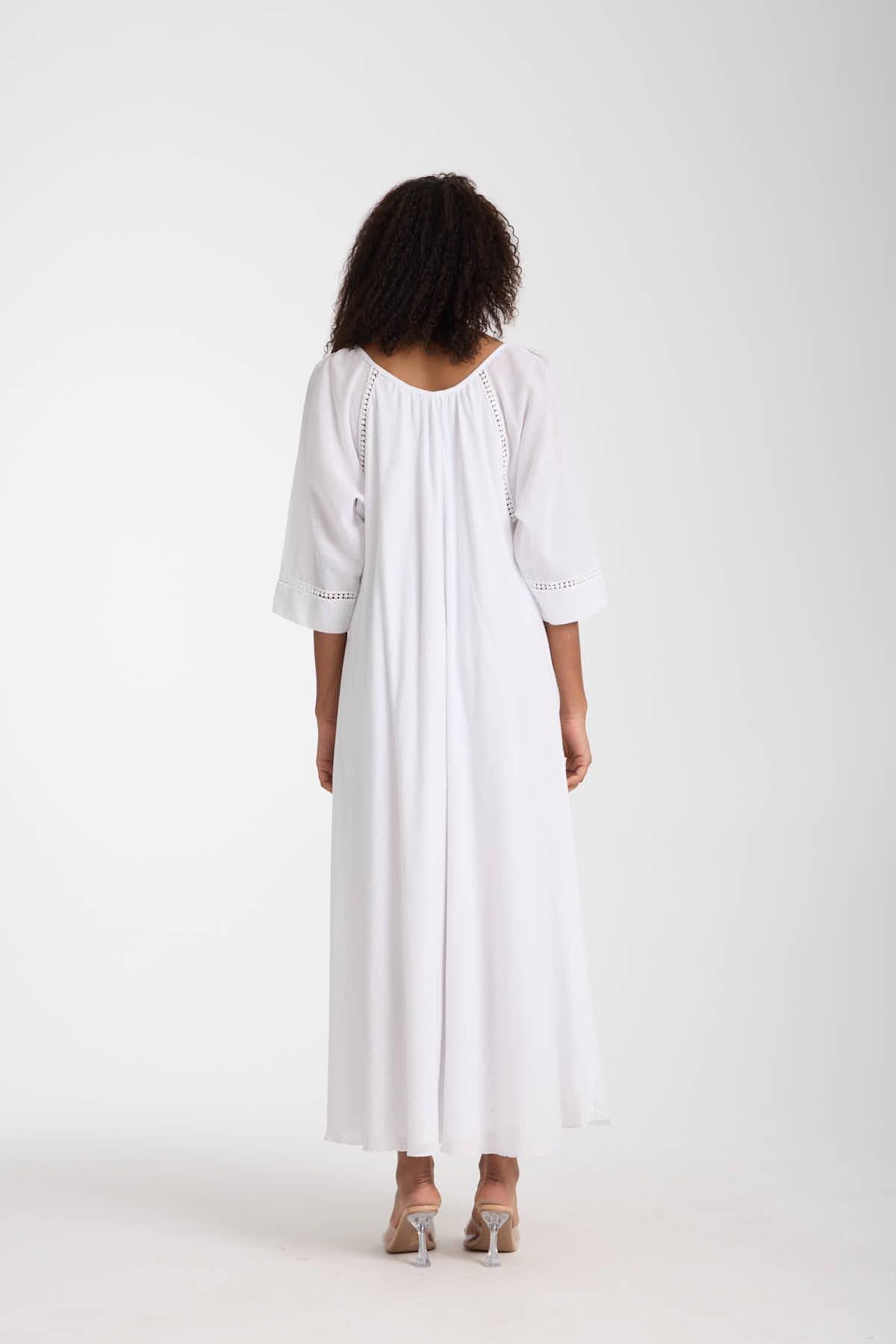 Dantel Yaka Detaylı Elbise