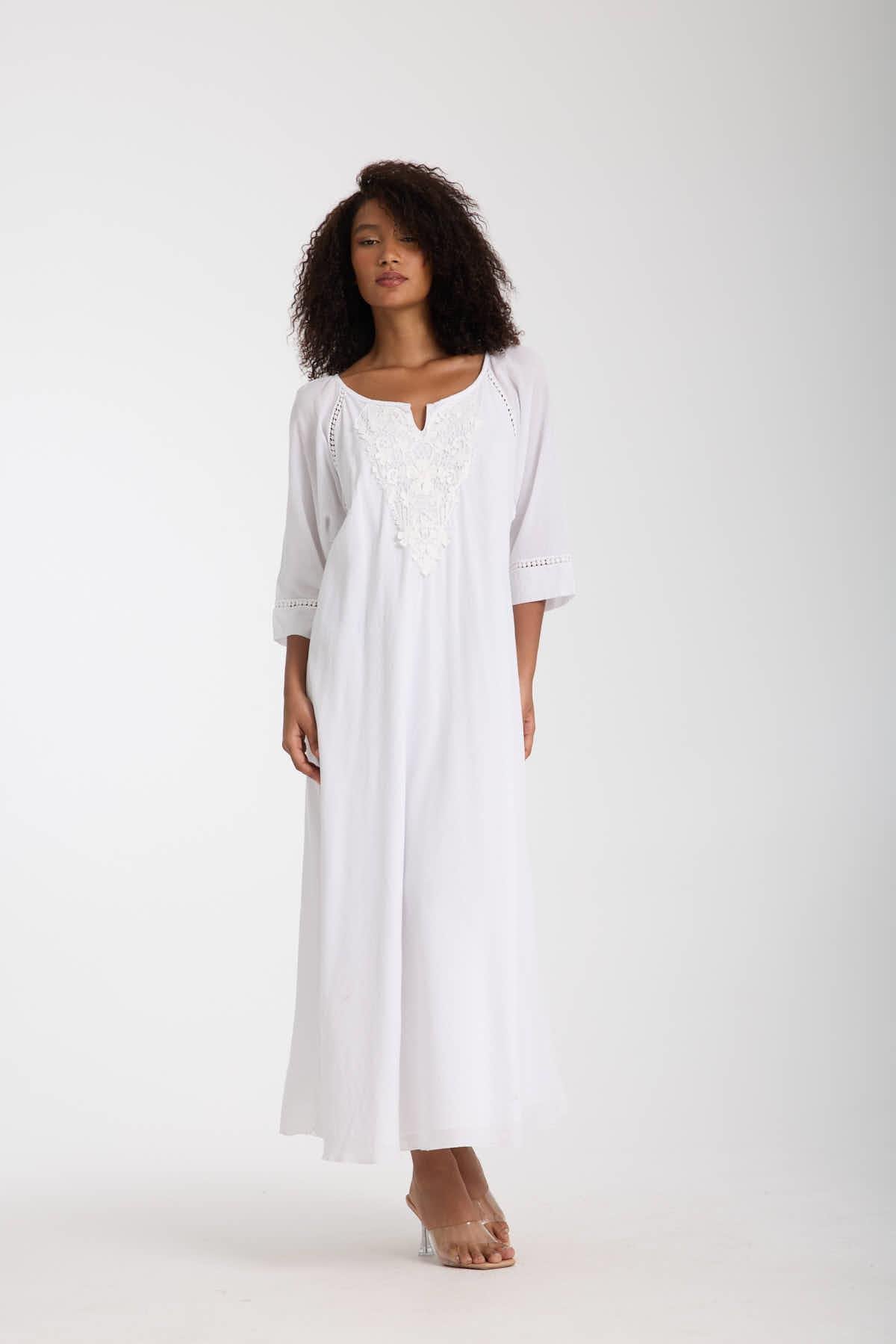 Dantel Yaka Detaylı Elbise