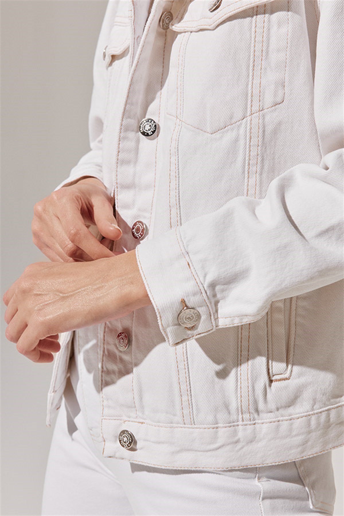 Önden Cepli Denim Mont