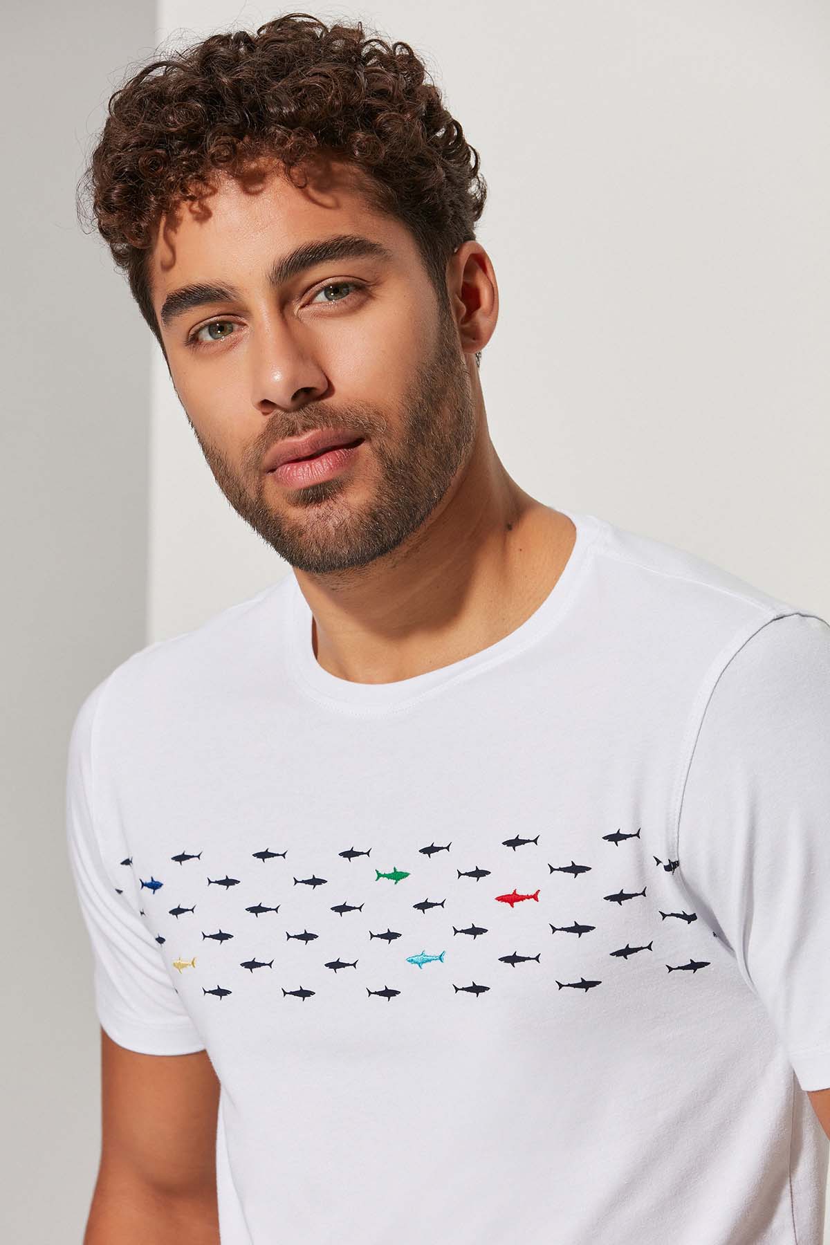 O Yaka Küçük Balıklı Erkek T-Shirt