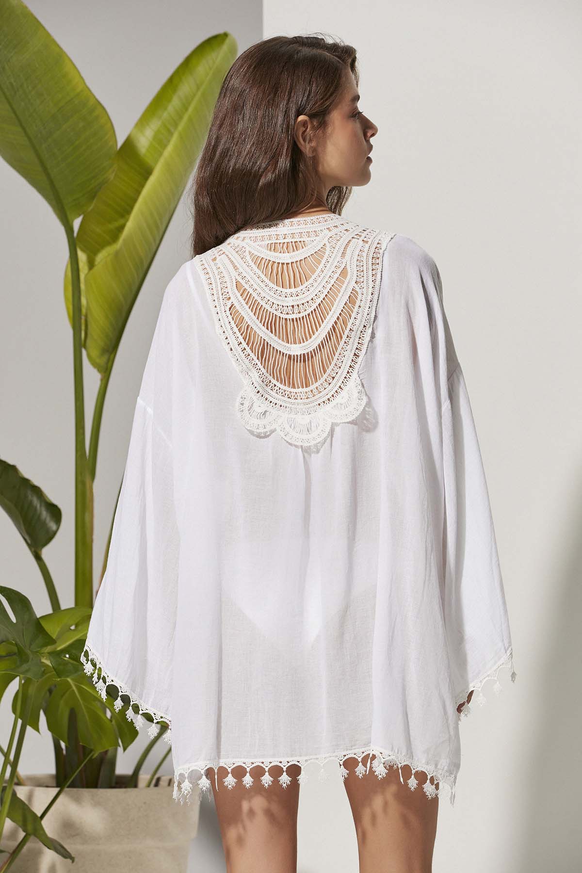 Sırtı Dantel Önü İpli Beyaz Pareo