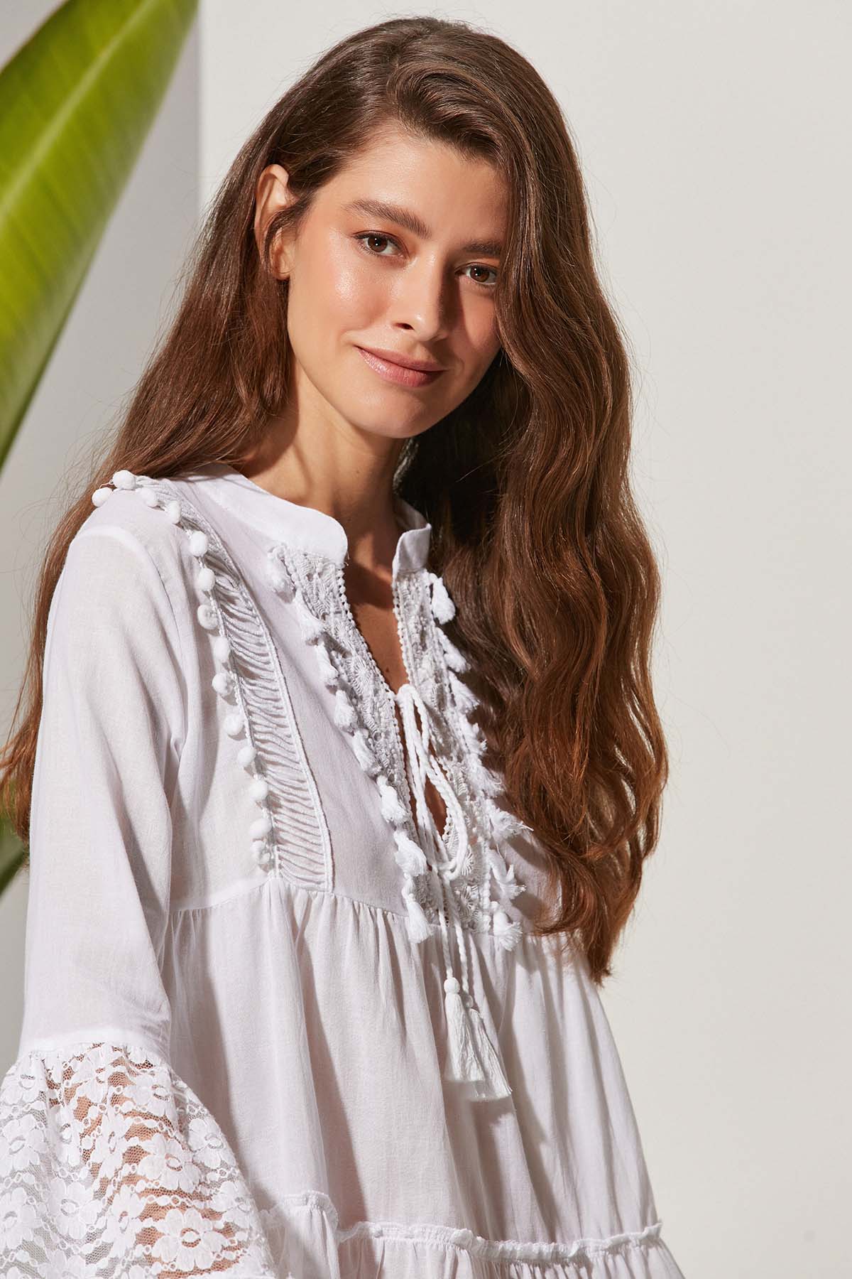 Túnica de encaje de manga larga Garni Voile.