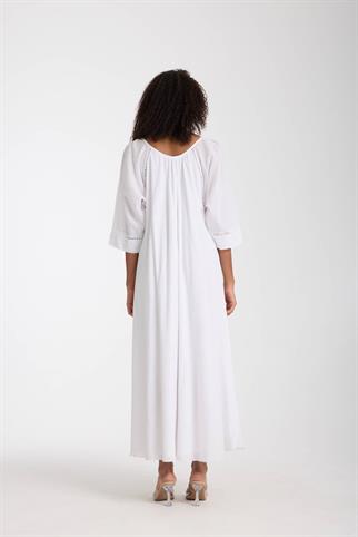 Dantel Yaka Detaylı Elbise