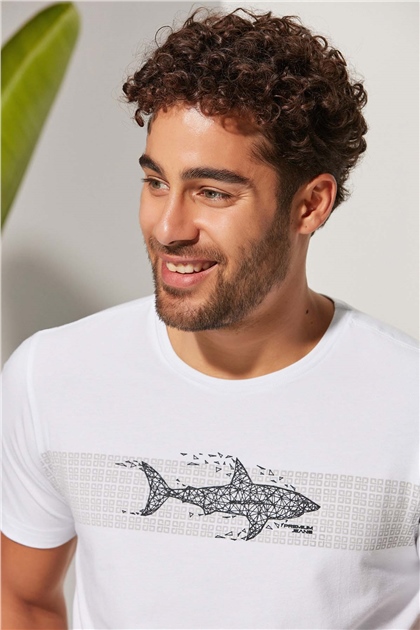O Collar Big Shark T-Shirt