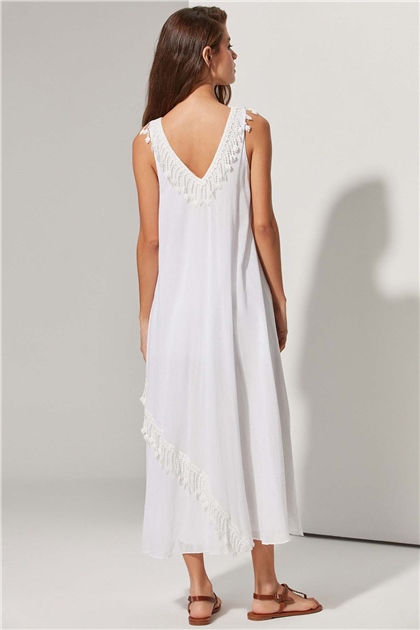 V Yaka V Sırt Beyaz Elbise