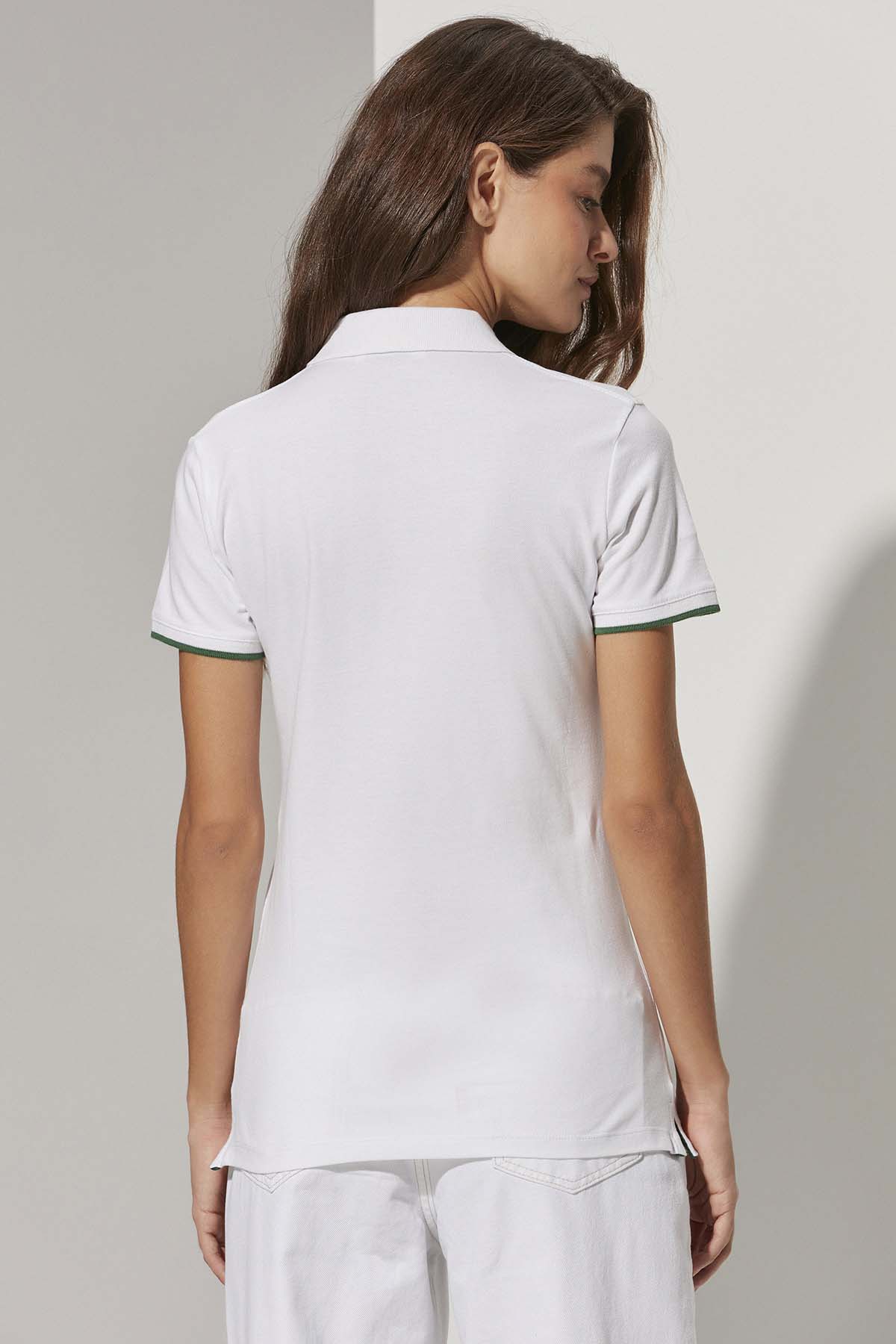 White by Nature - Polo Yaka Beyaz Kadın T-Shirt