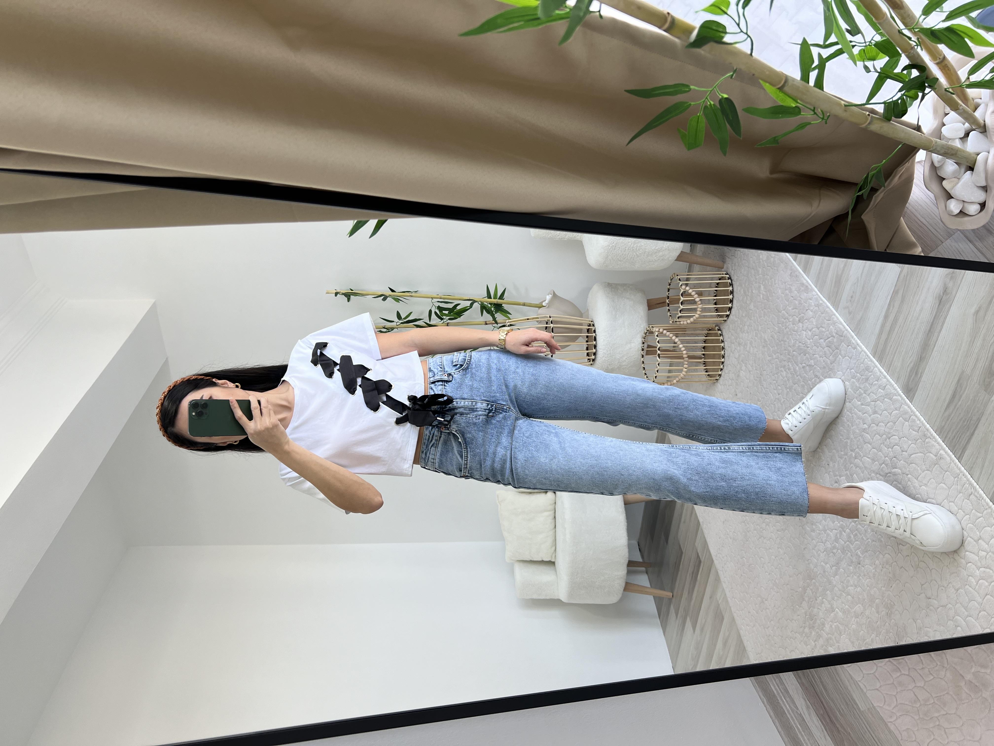 BEYAZ TASARIM CROP TİŞÖRT
