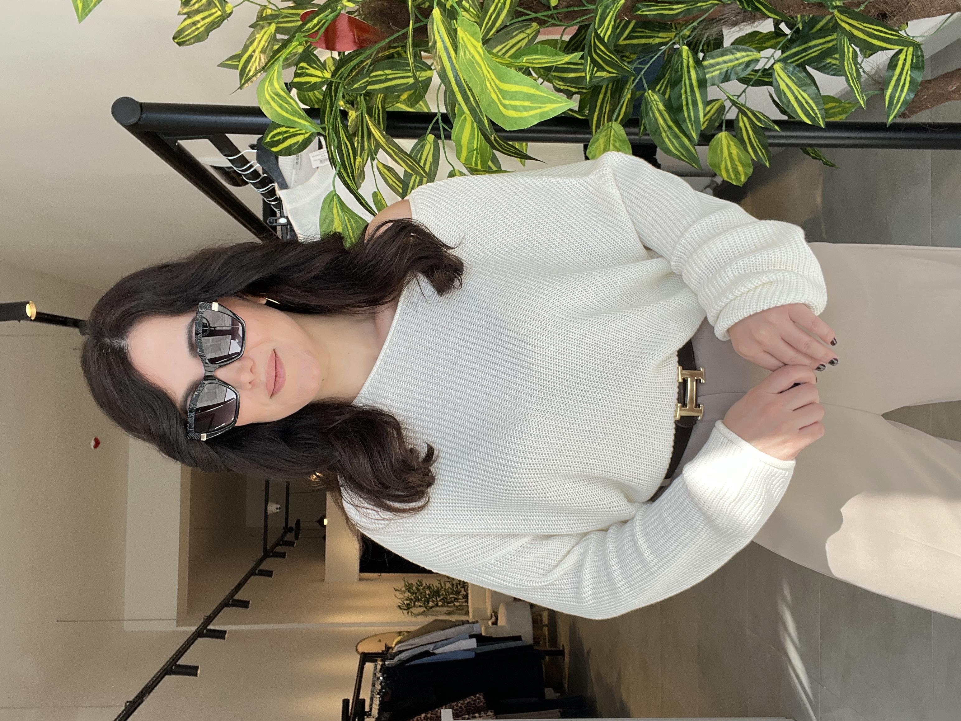 Dilvin Açık Krem Oval Yaka Triko Bluz