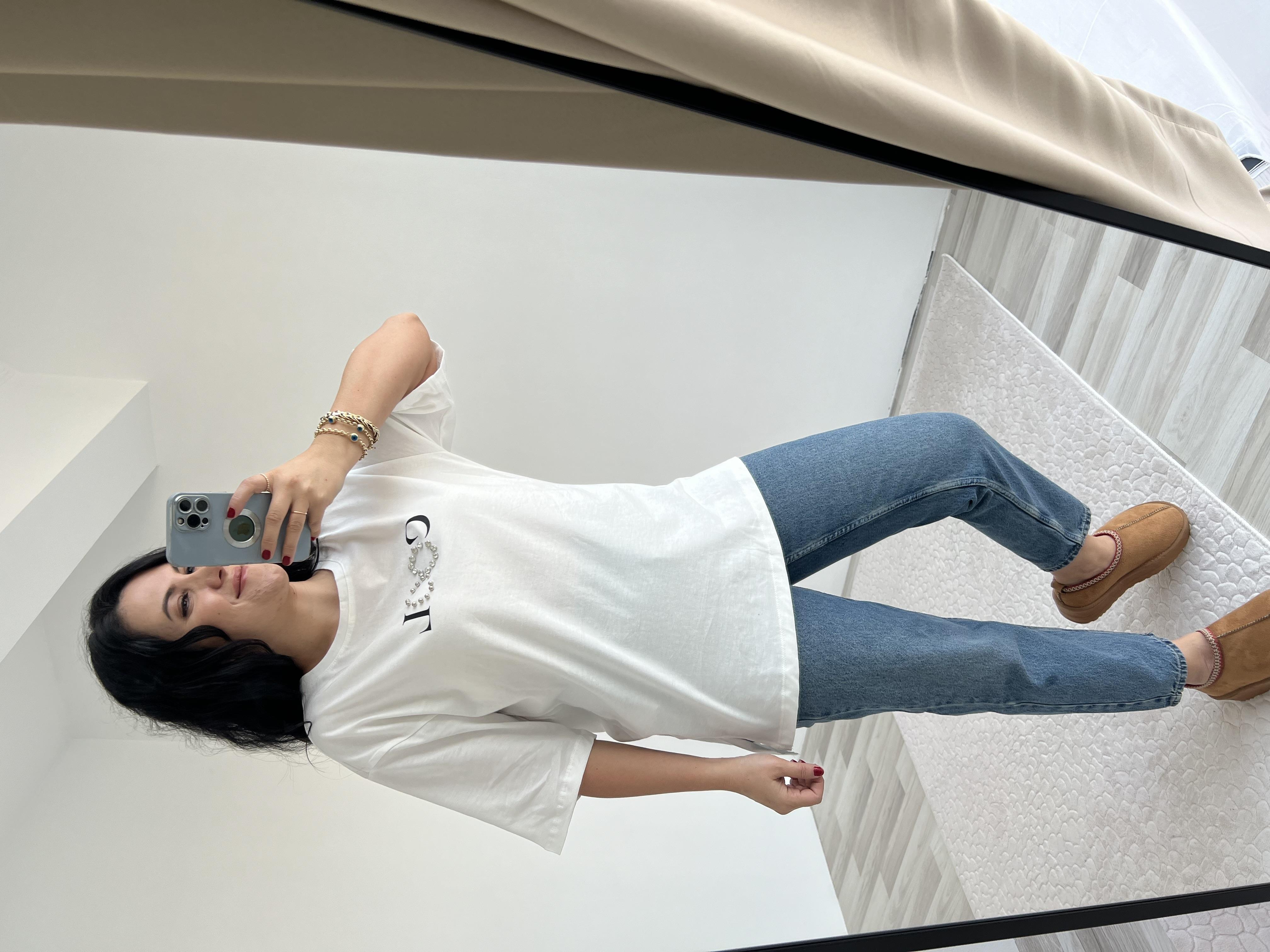 EKRU BASKILI TAŞLI SALAŞ TİŞÖRT