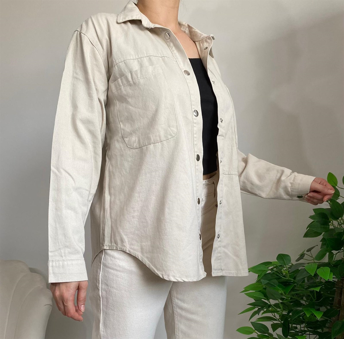 Gabardin Model Krem Rengi Çıtçıtlı Keten Kadın Gömlek