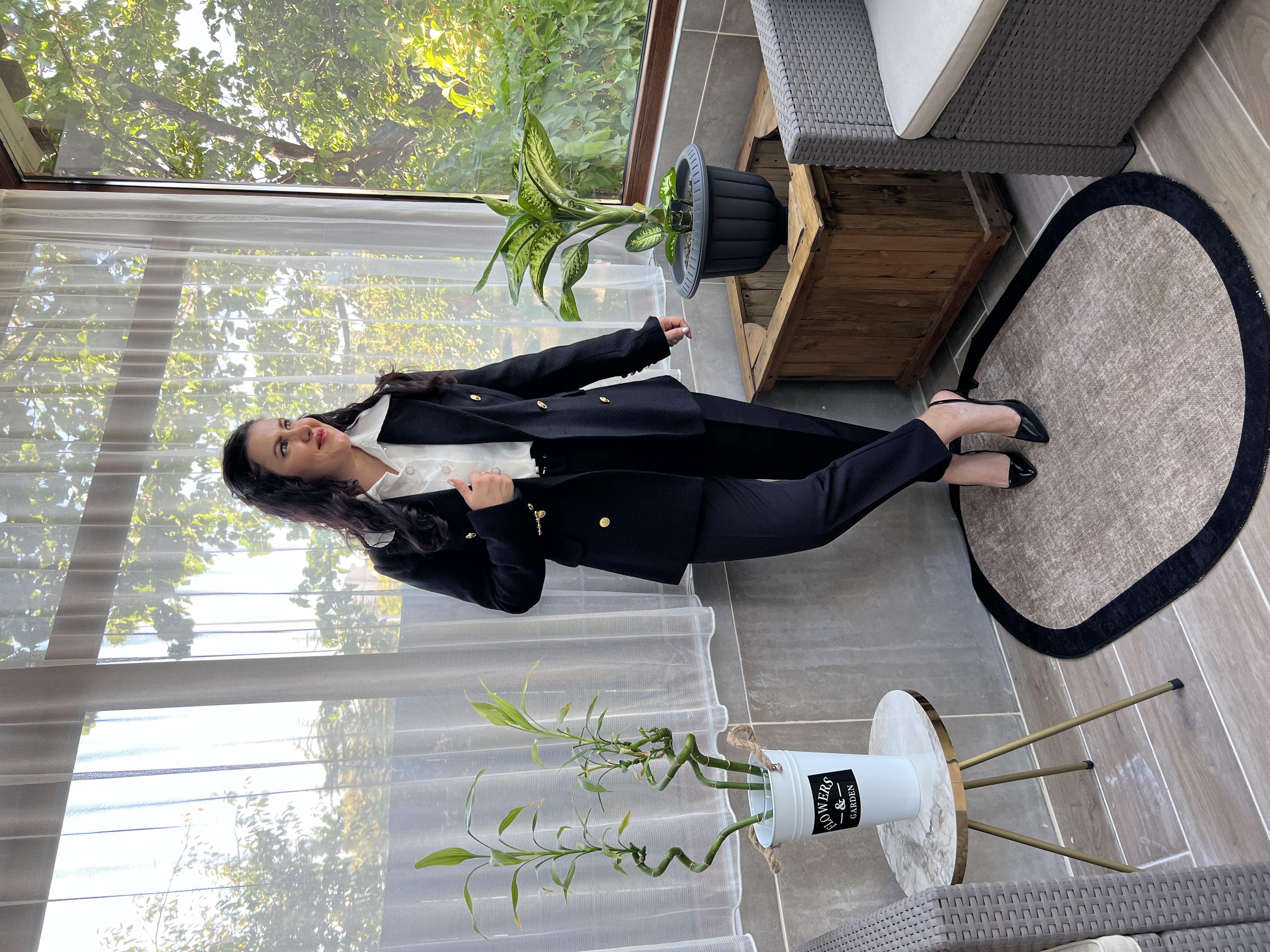 Gold Düğme Detaylı Siyah Blazer Ceket 
