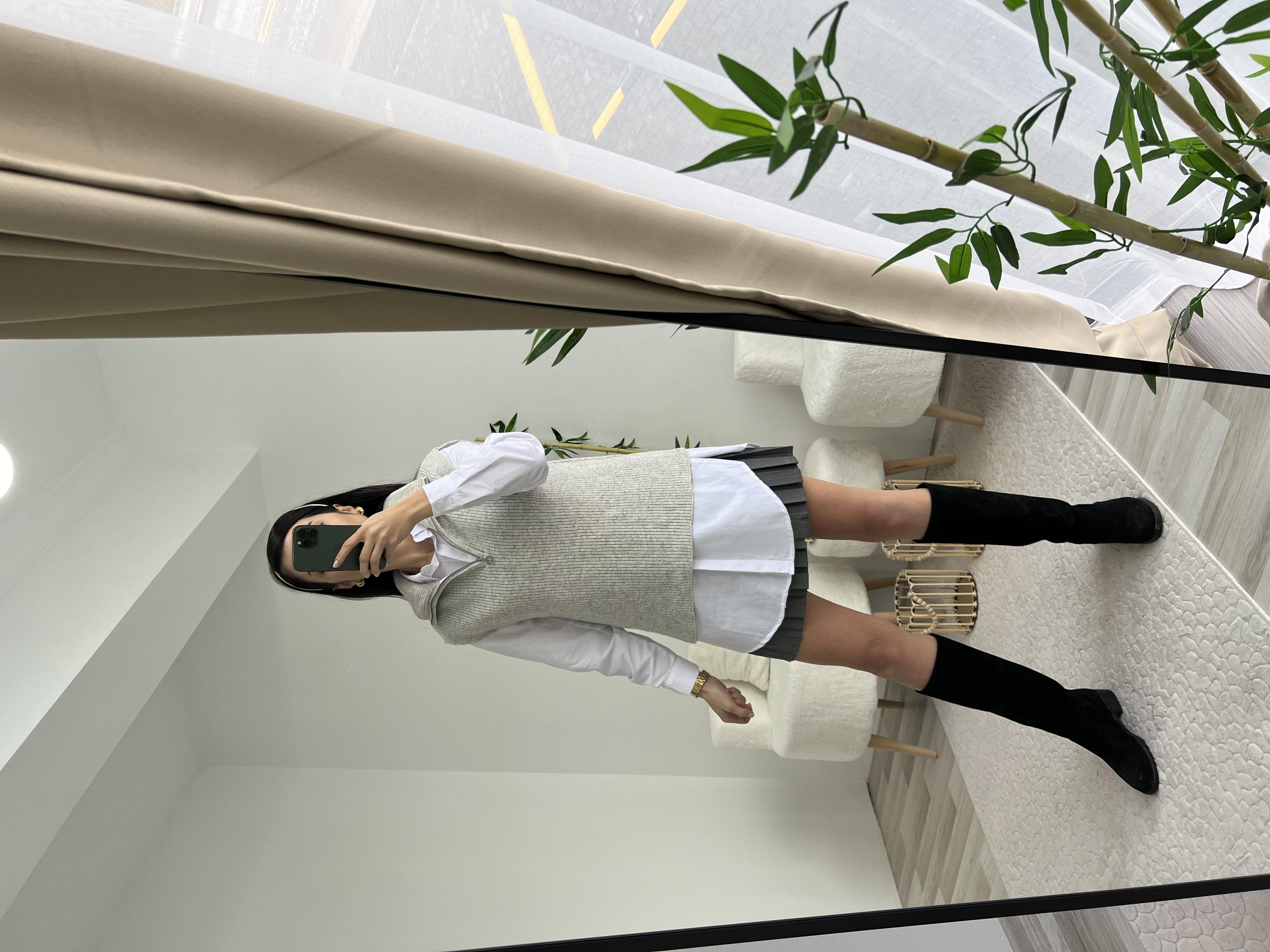 GRİ DİK YAKA SÜVETER