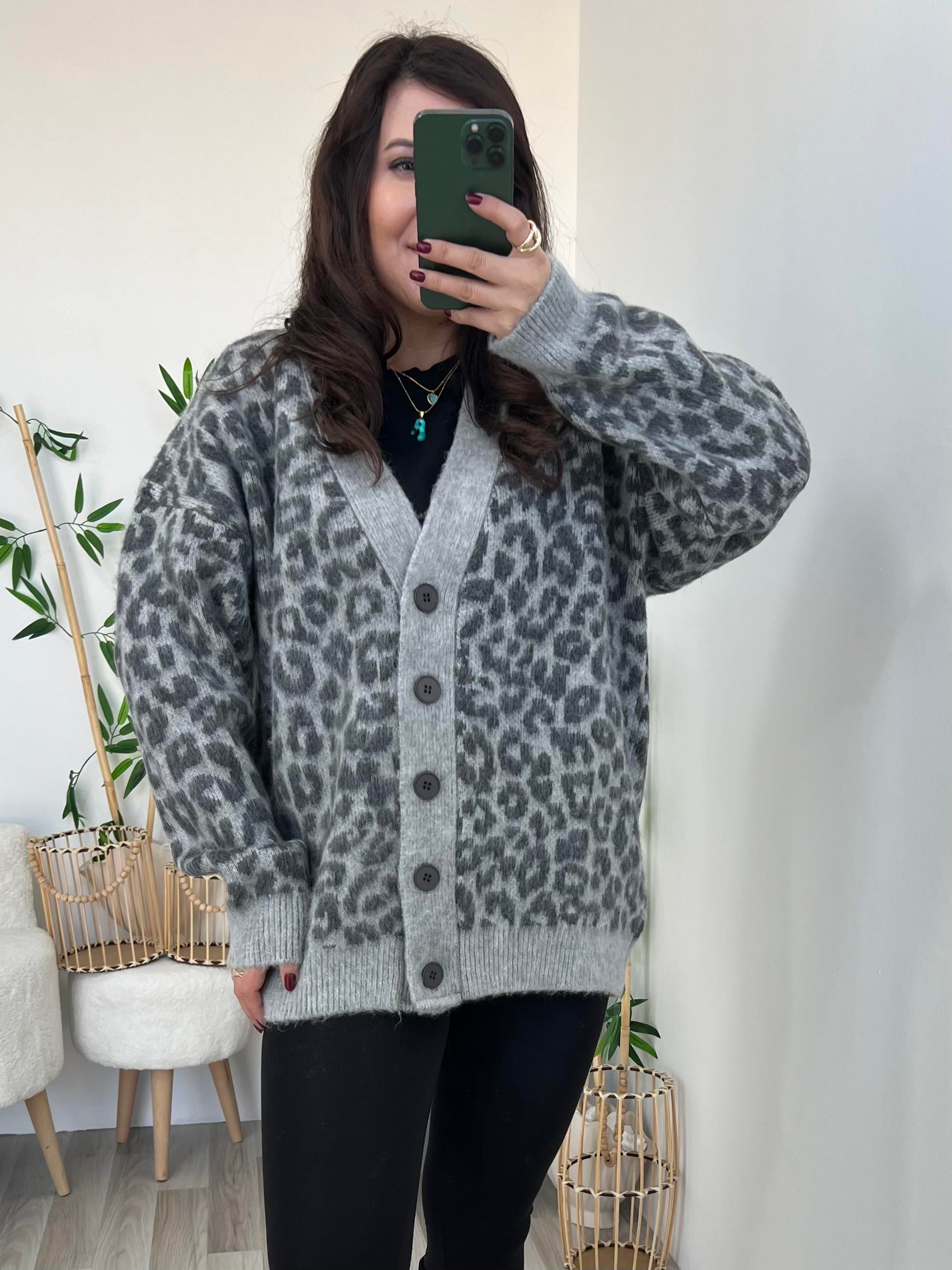 Gri Leopar Desenli Yumuşak Dokulu Hırka