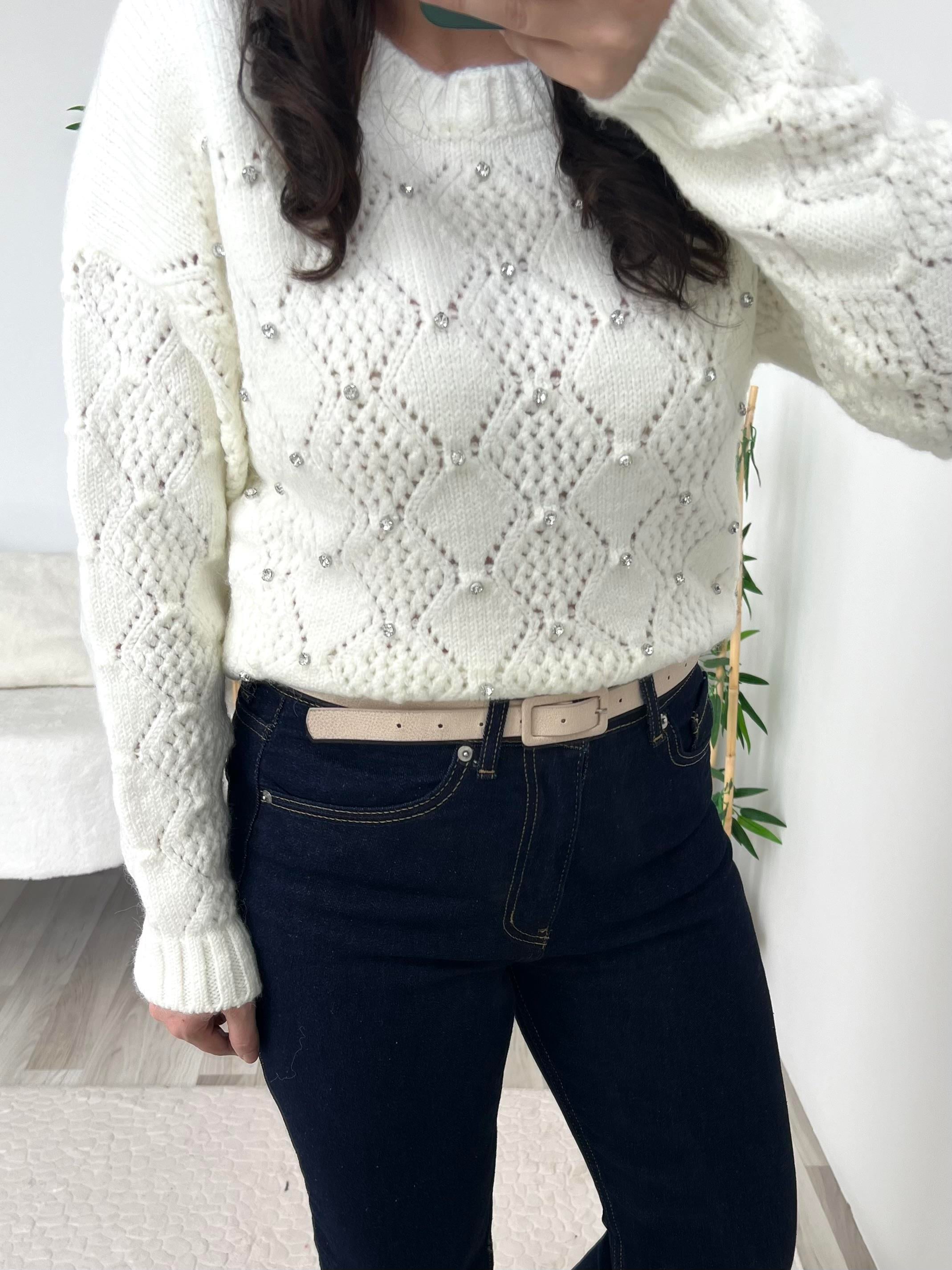 Krem  Parlak Taş Detaylı Kazak