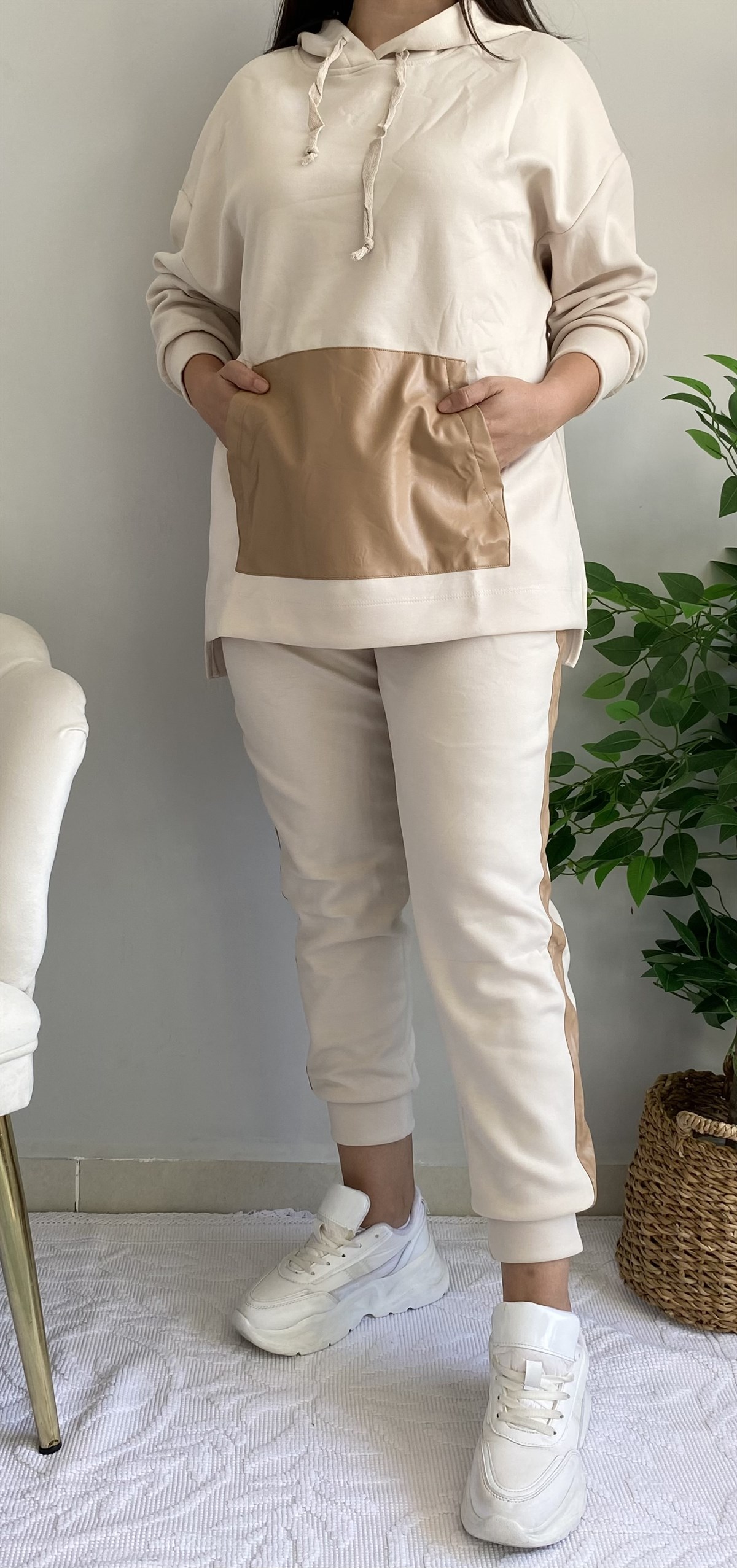 KREM ŞERİTLİ SWEAT TAKIM