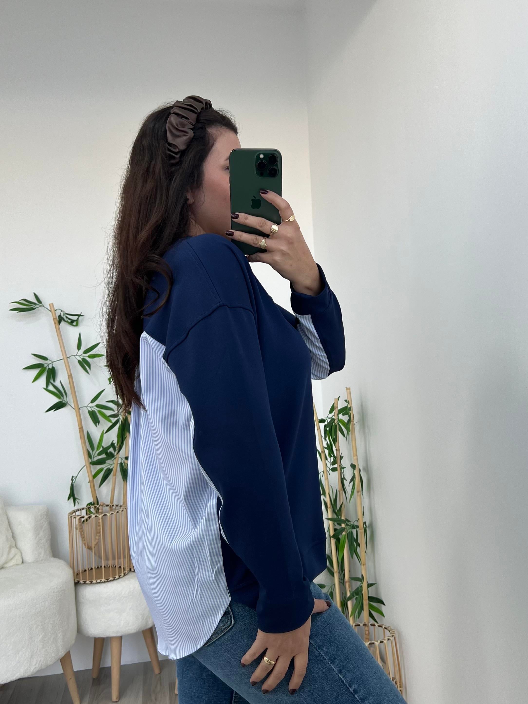 Mavi Arkası Gömlek Detaylı Sweat