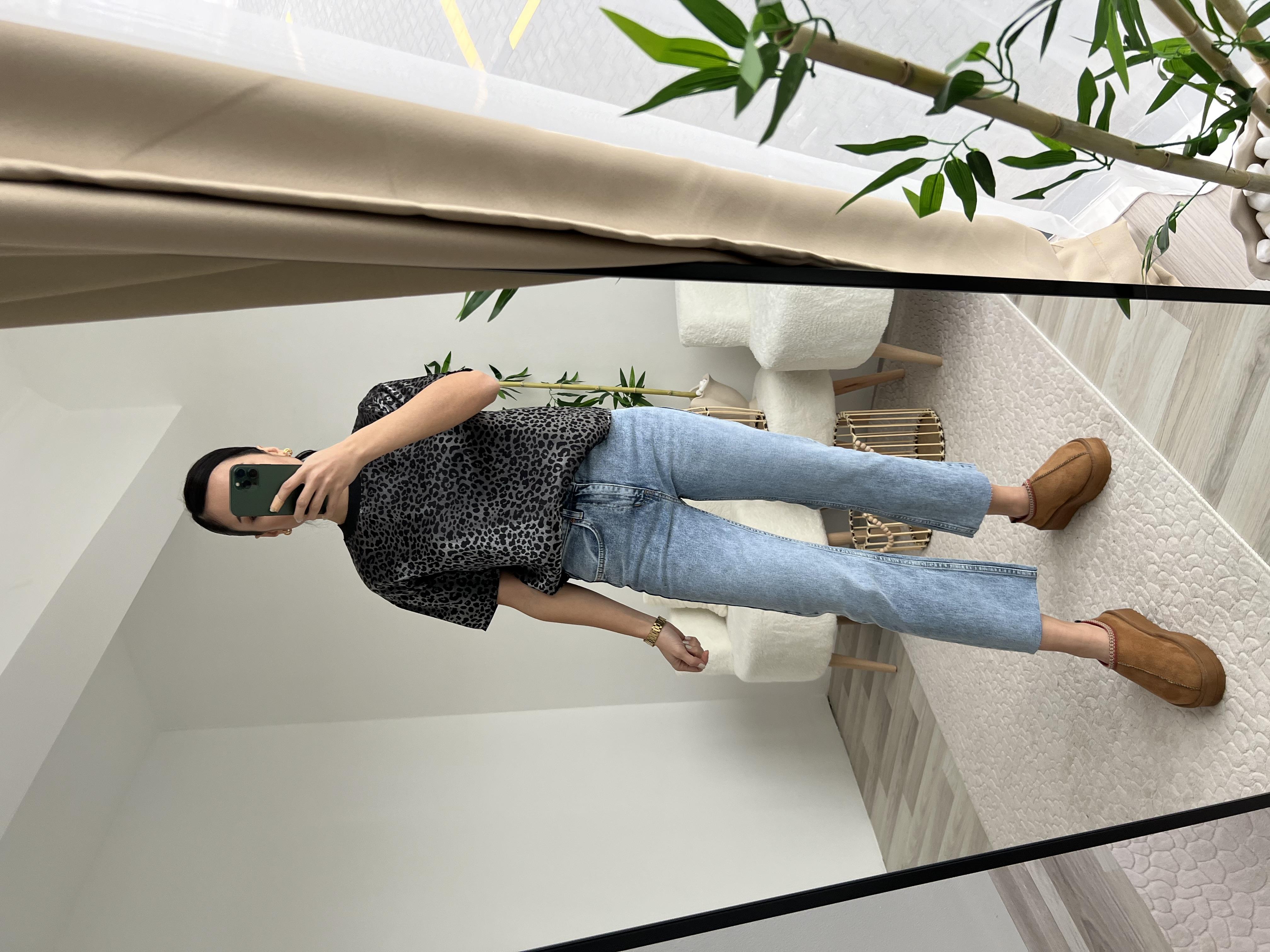 MAVİ TAŞLANMIŞ KESİK PAÇA JEAN PANTOLON