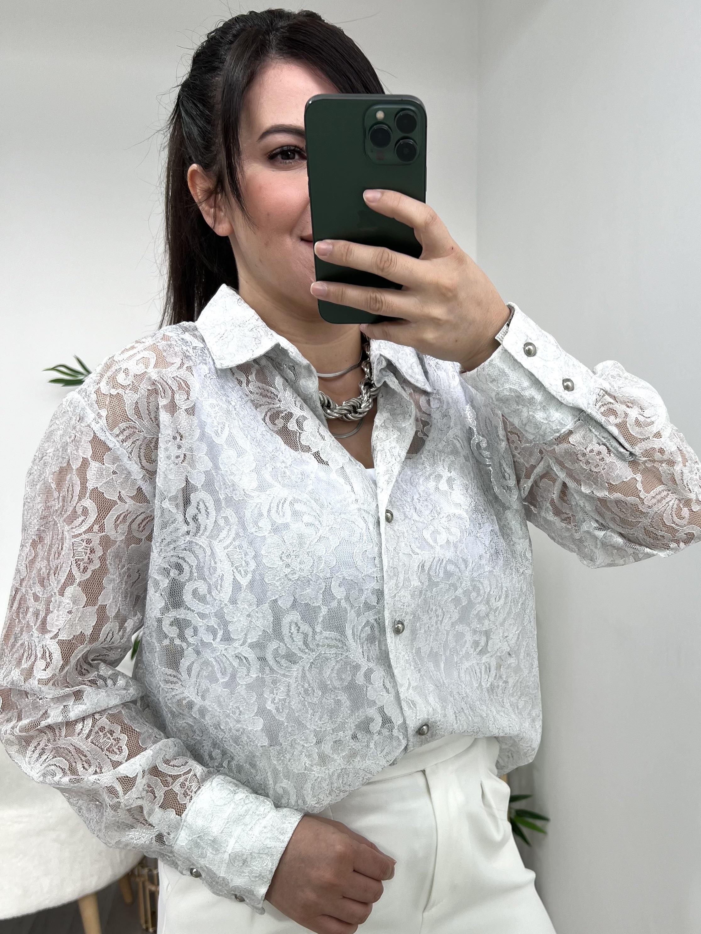 Parlak Gümüş Geçilşli Dantel Detaylı Tasarım Gömlek