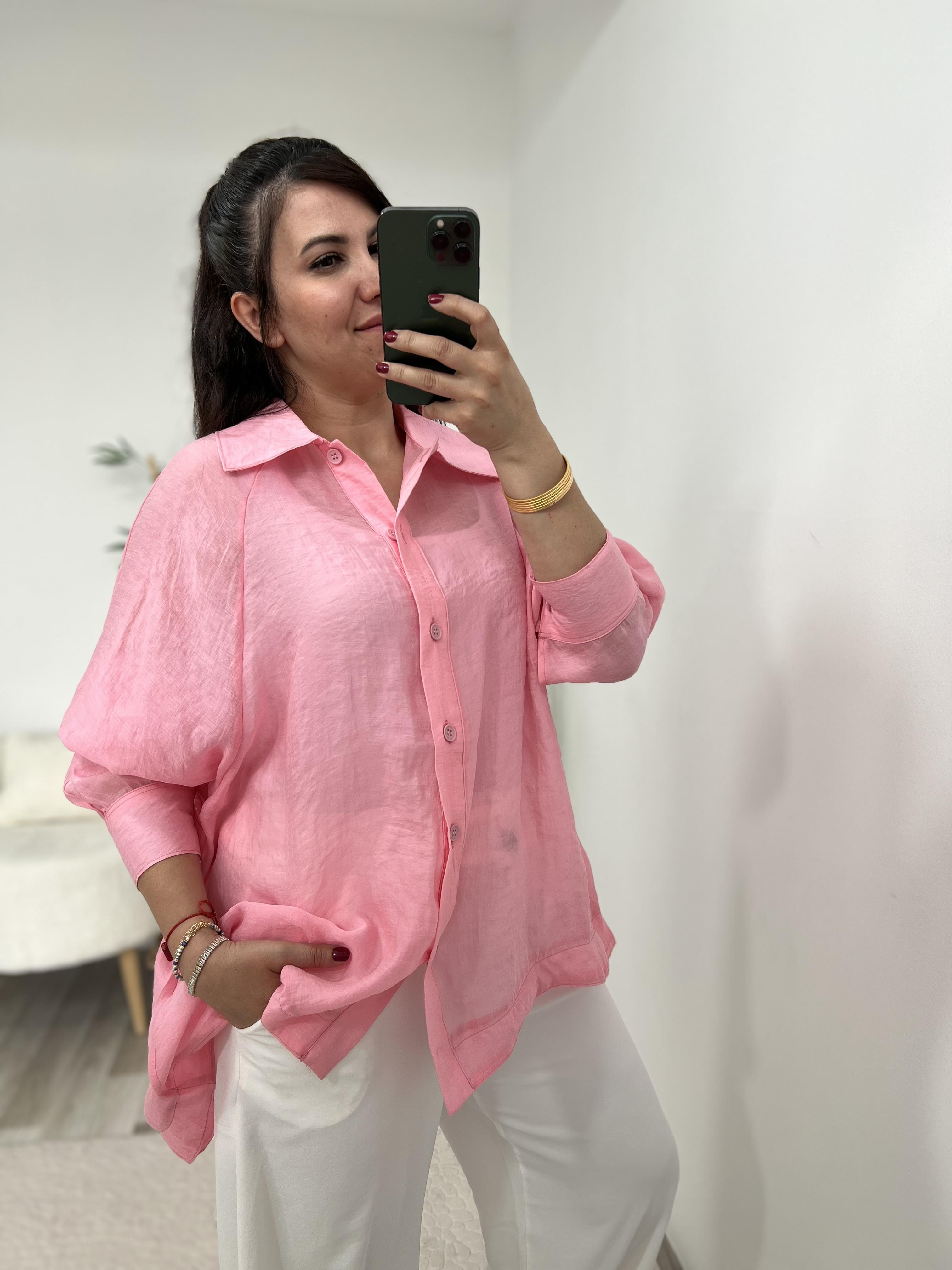 Pembe Arka Detaylı Gömlek