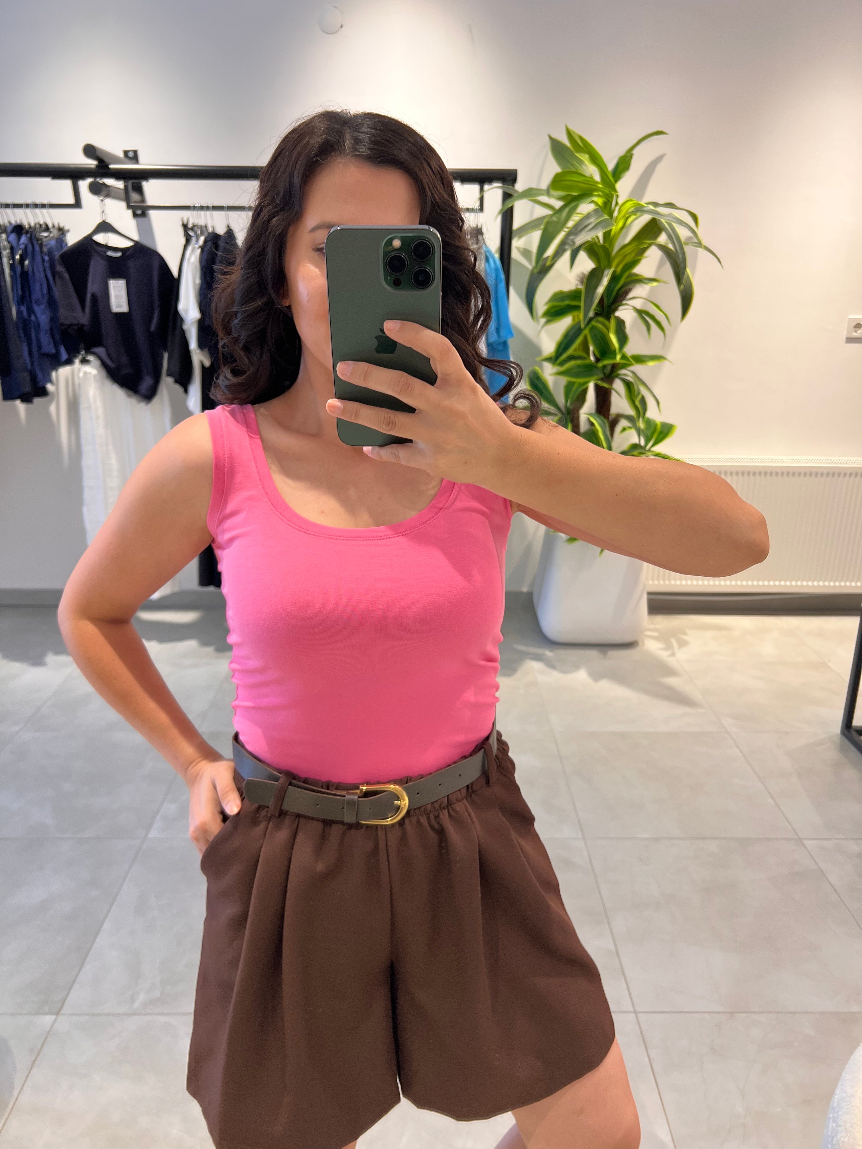 Pembe Oval Yaka Atlet