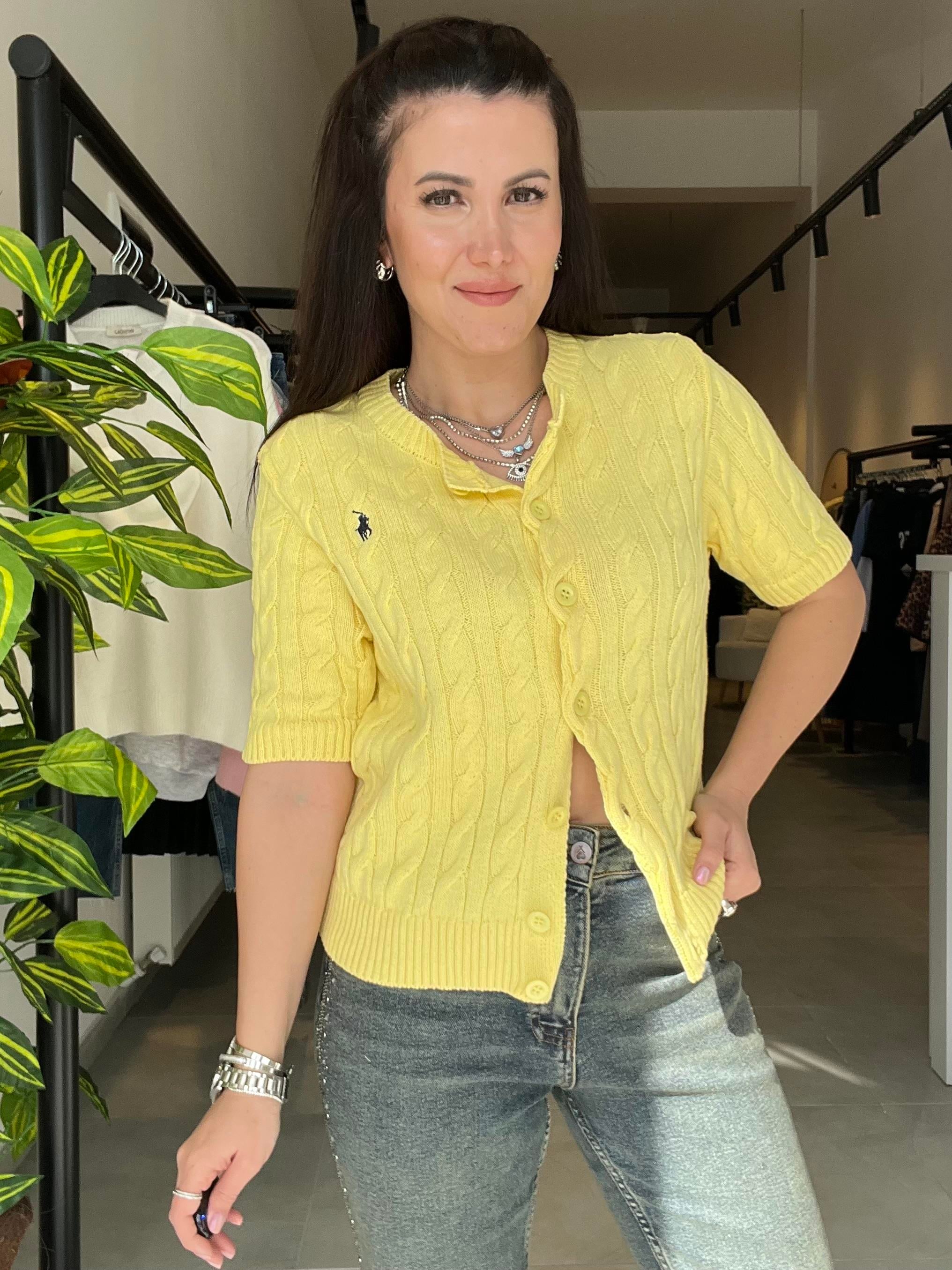 Sarı Düğme Kapamalı Yarım Kol Triko