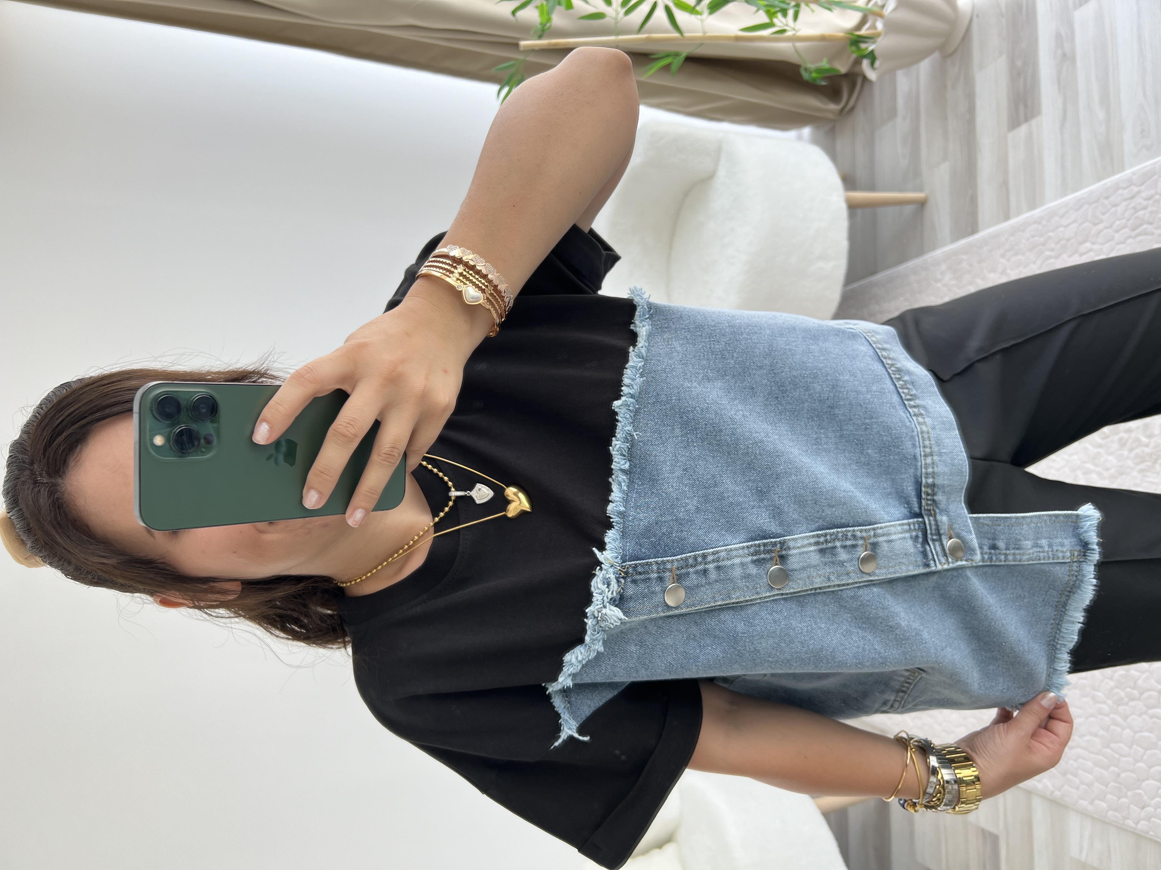 Siyah Jean Detaylı Düğmeli Tshirt