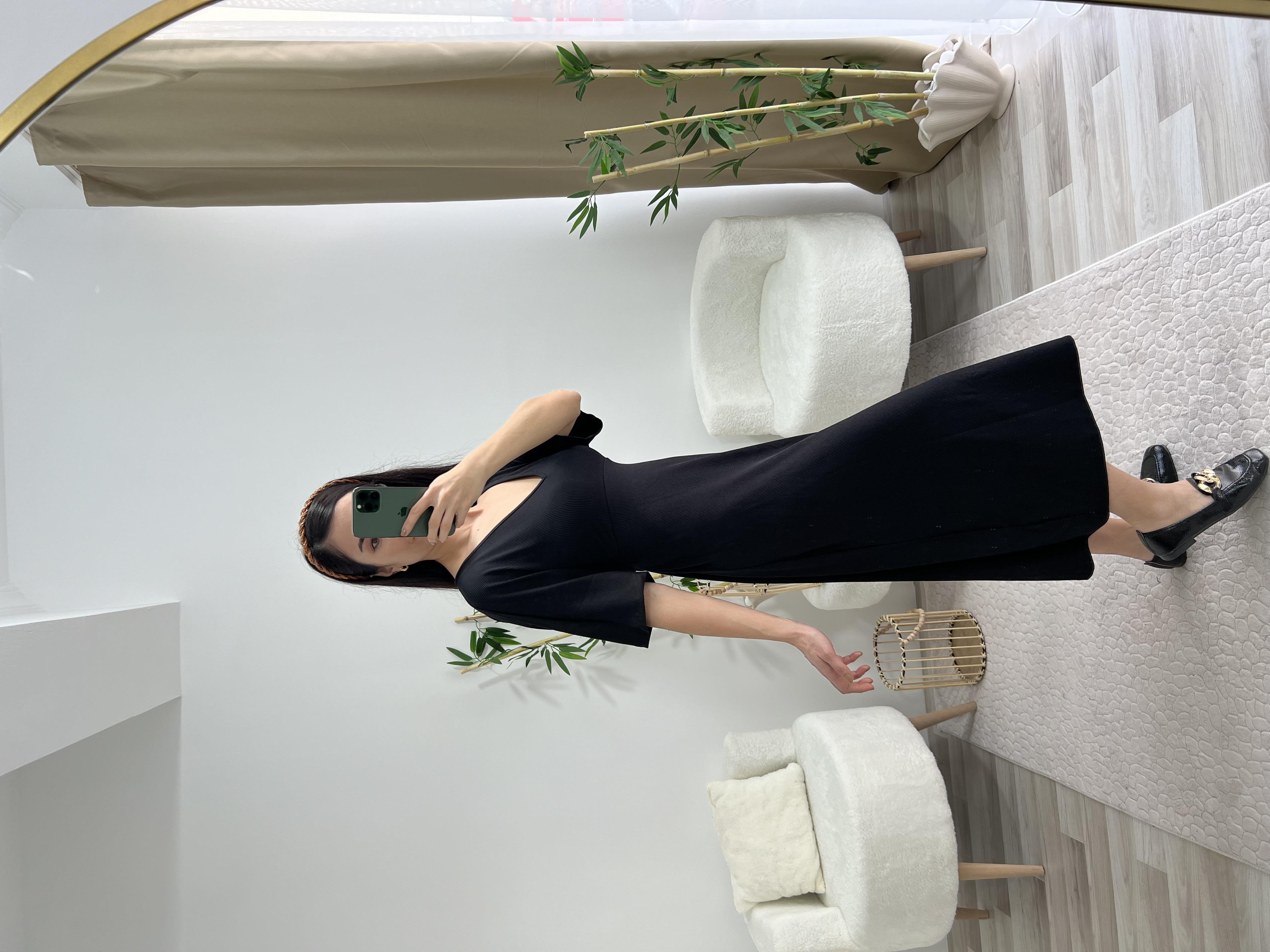 Siyah Kuşak Bağlamalı V Yaka Elbise 