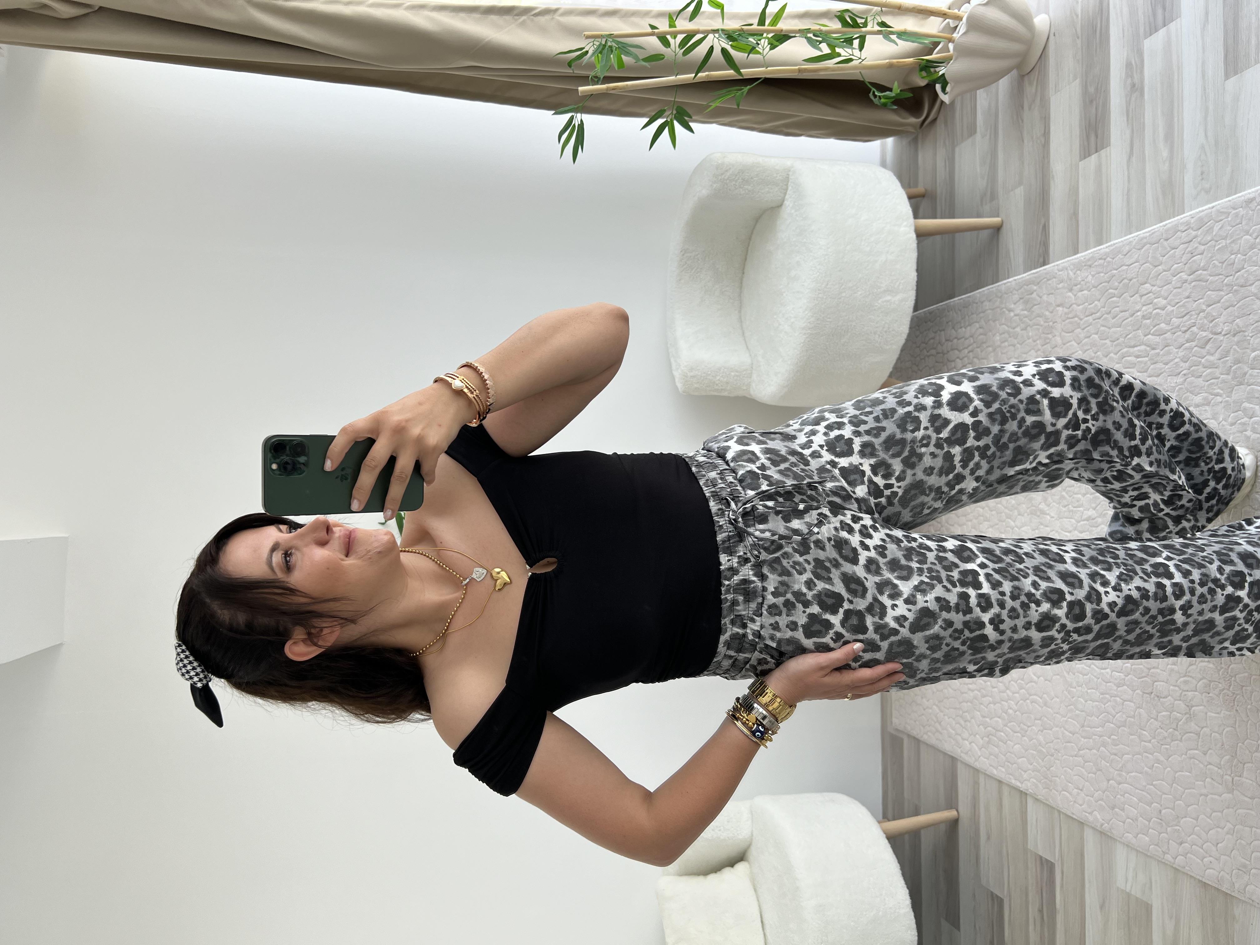 SİYAH MADONNA YAKA BLUZ