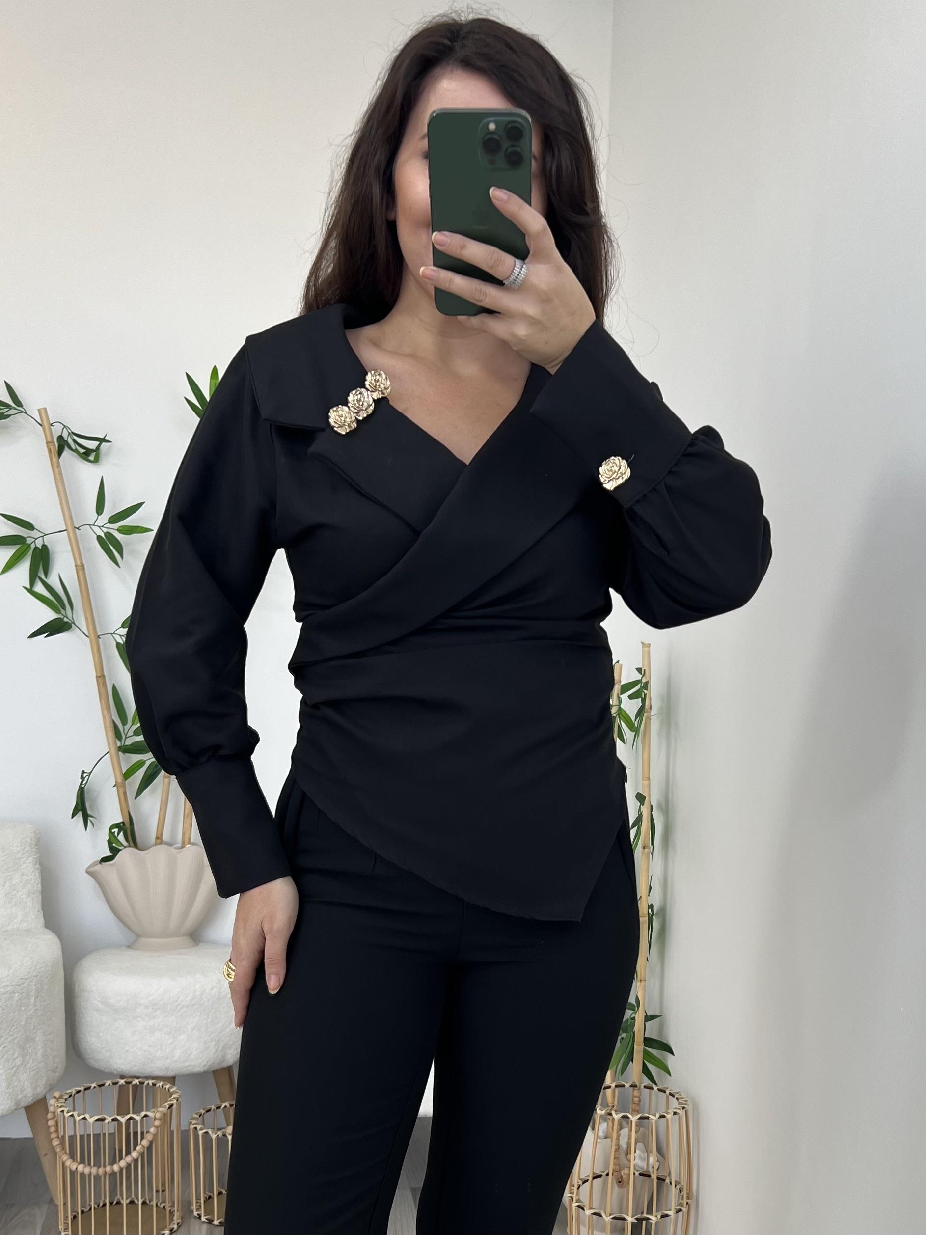 Siyah Metal Gold Düğme Detaylı Bluz