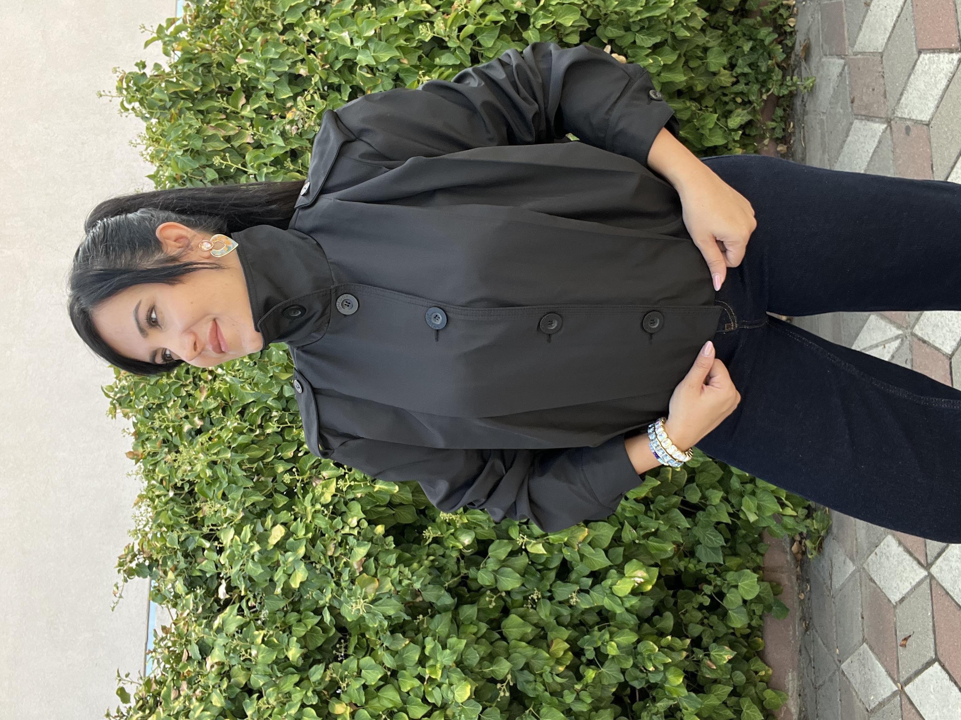 Siyah Orjinal Model Pileli Kısa Trençkot