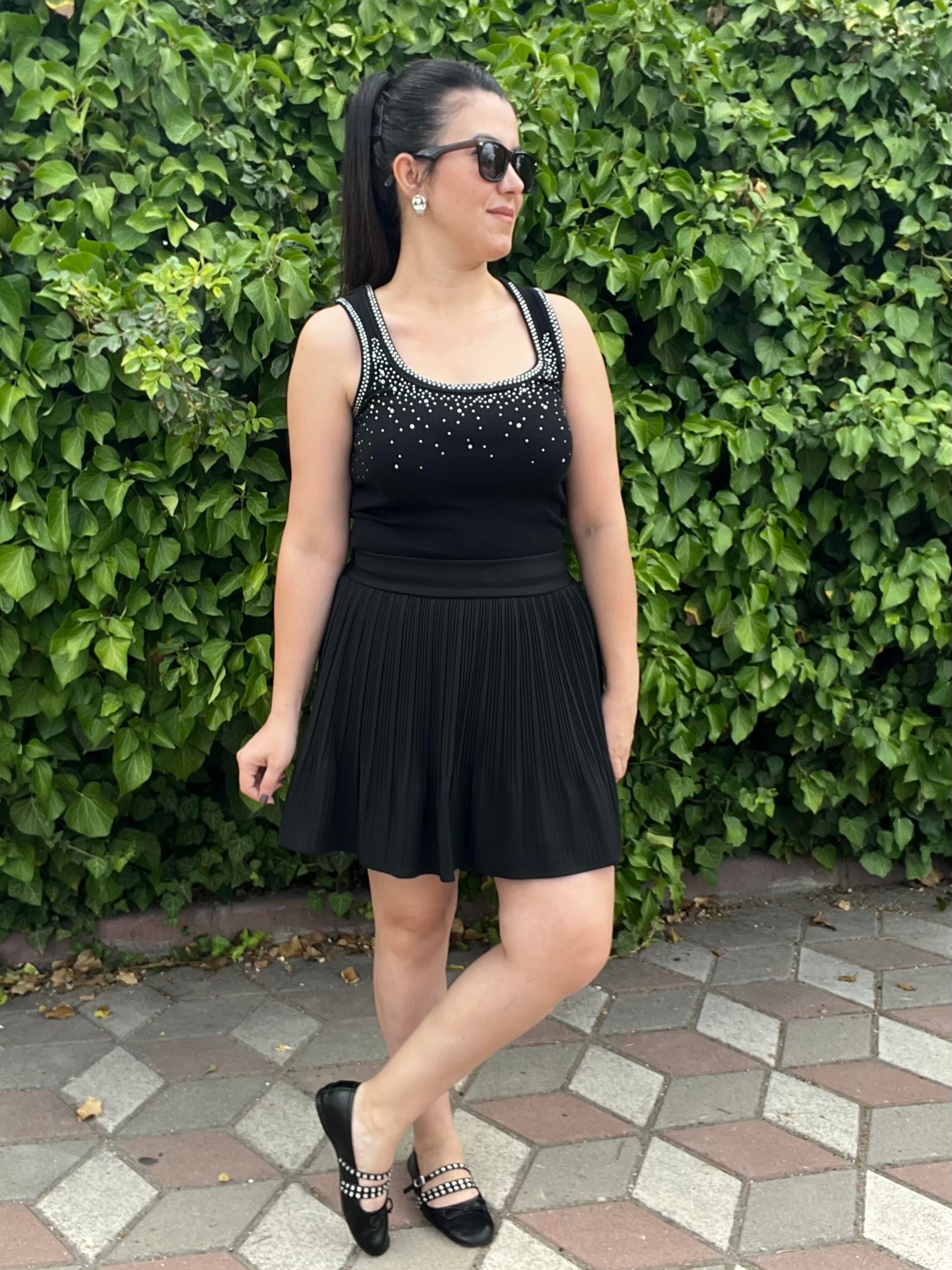 Siyah Pileli Şort Astarlı Etek