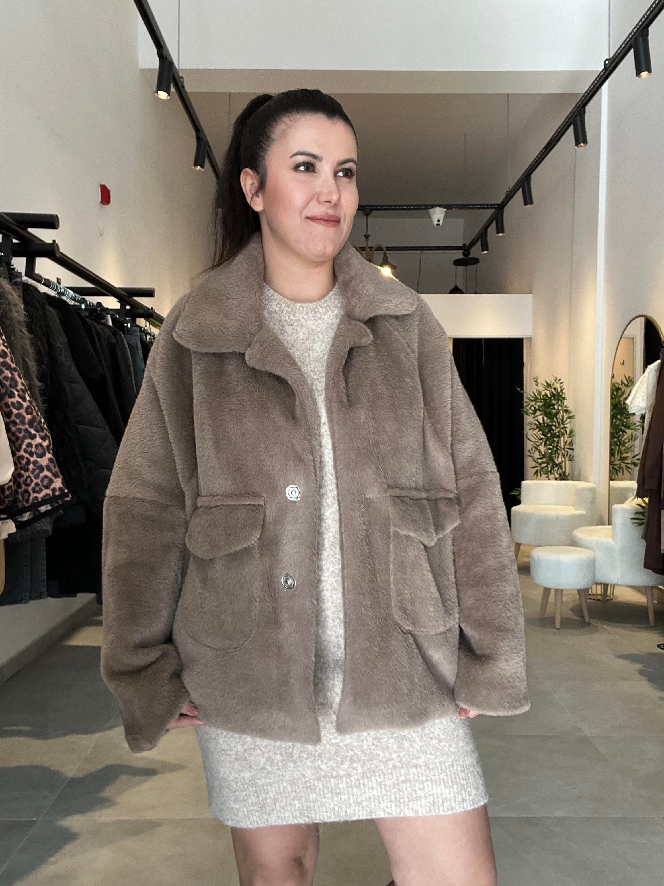 Vizon Astarlı Çift Cepli Çıtçıtlı Kürk