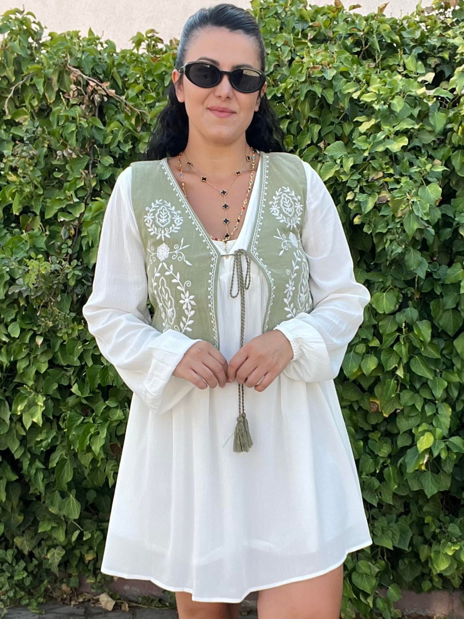 Yelekli Nakış İşlemeli Özel Seri Tasarım Elbise