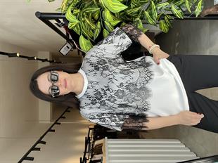 Siyah Dantel Geçişli Ekru Bluz