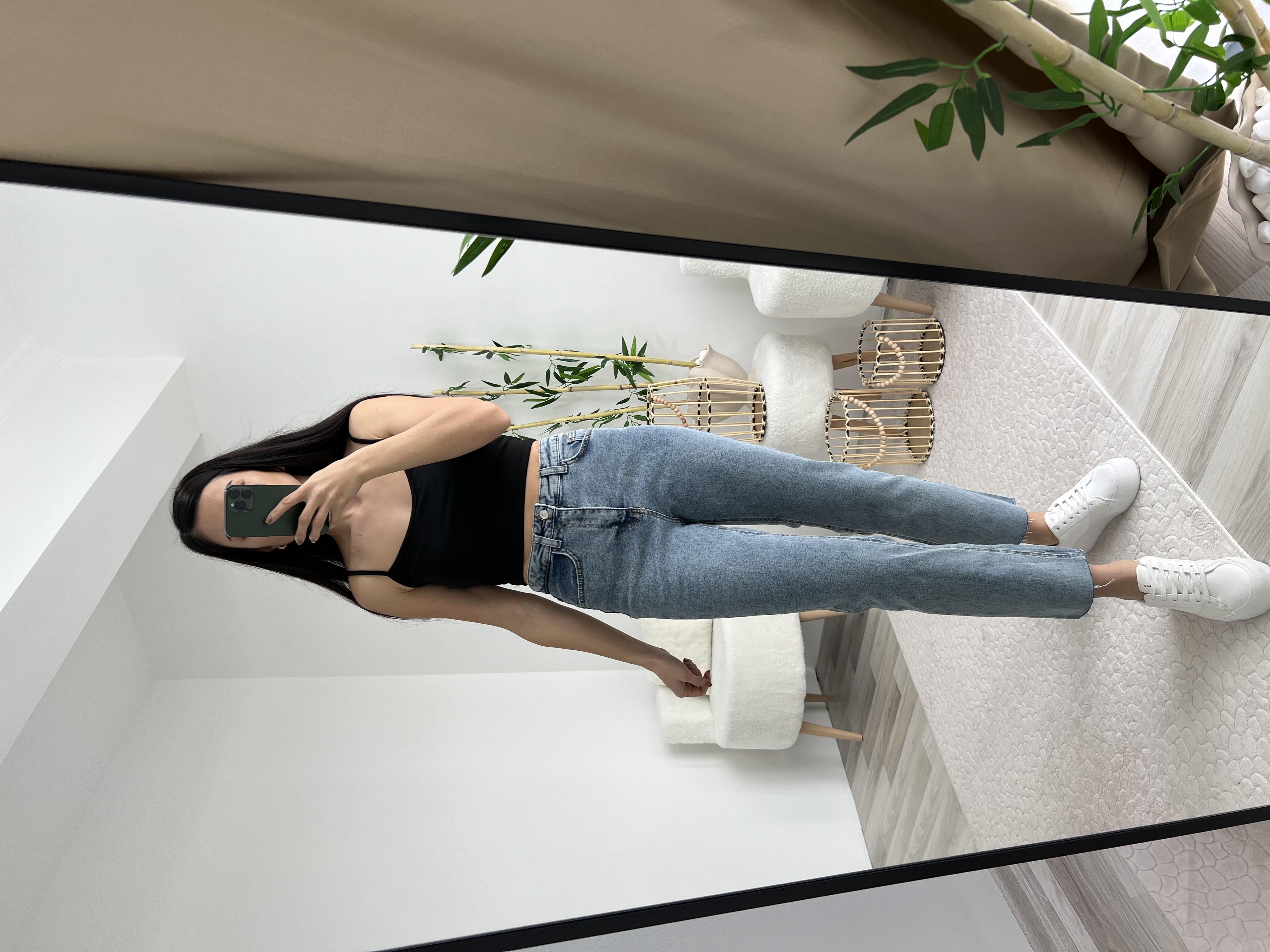 AÇIK MAVİ KESİK PAÇA JEAN PANTOLON