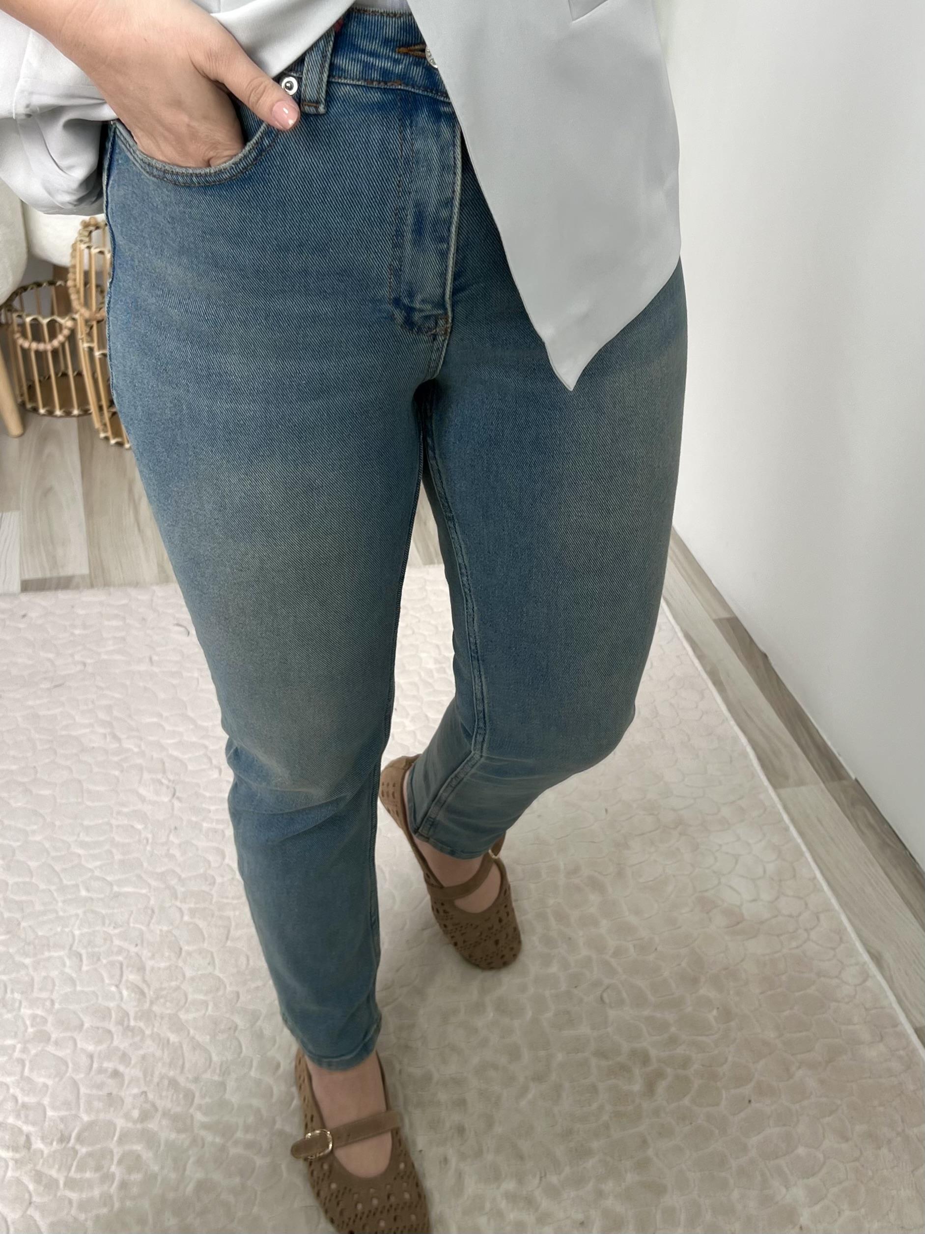 Açık Mavi Tint Taşlanmış Jean Pantolon