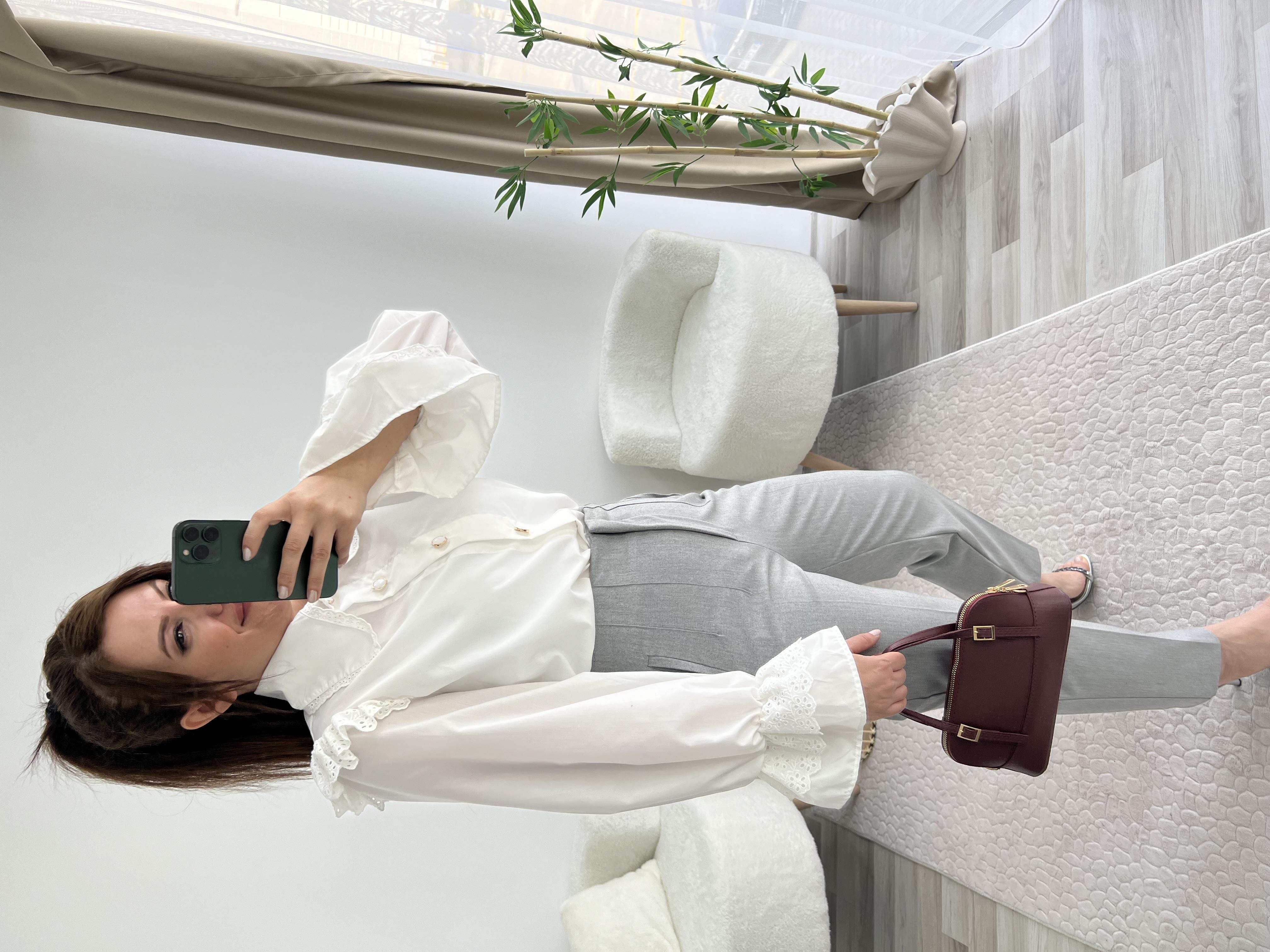 BEYAZ KALP YAKA GÖMLEK