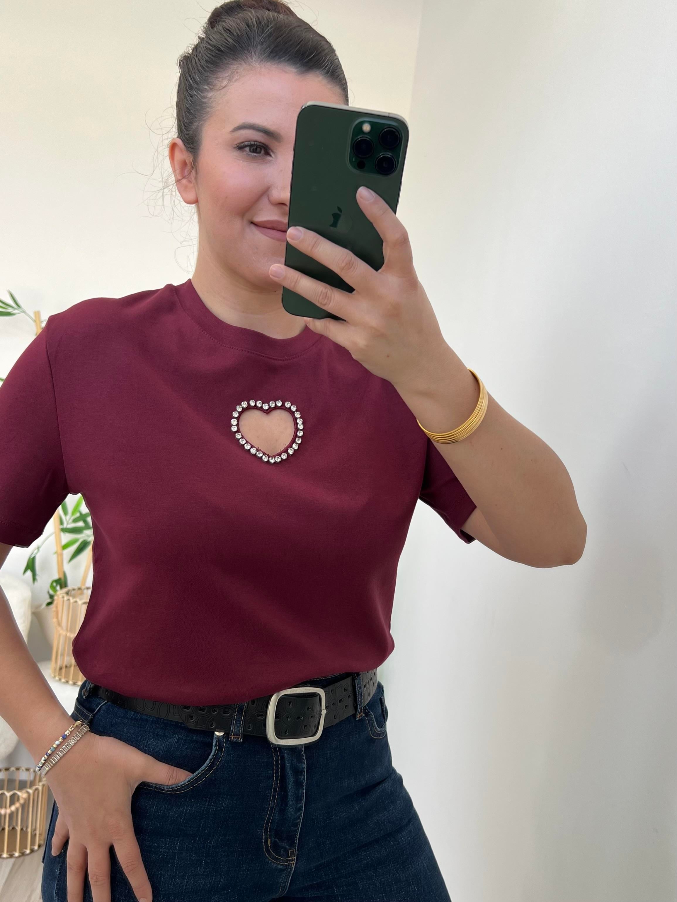 Bordo Taş İşlemeli Kalp Detaylı Tişört