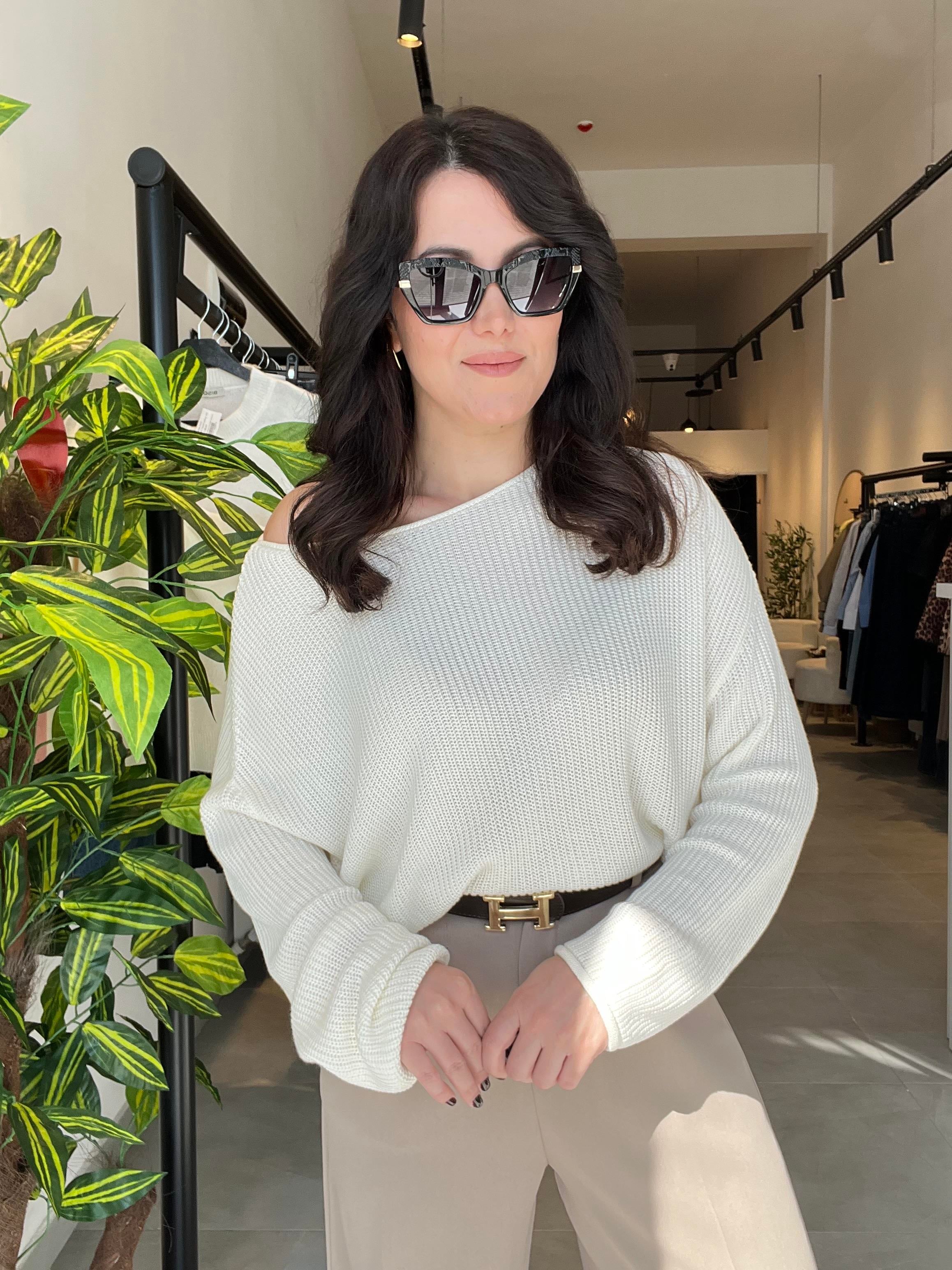 Dilvin Açık Krem Oval Yaka Triko Bluz