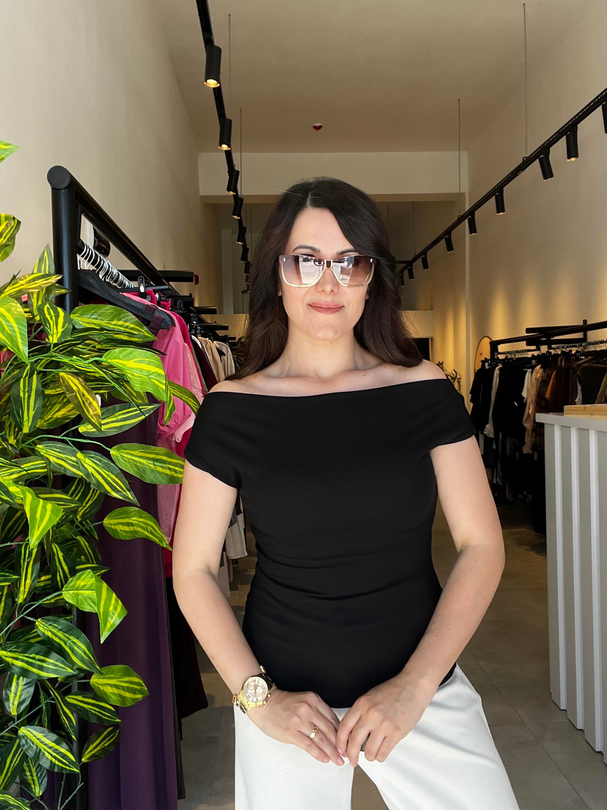 Dilvin Siyah Kayık Yaka Bluz