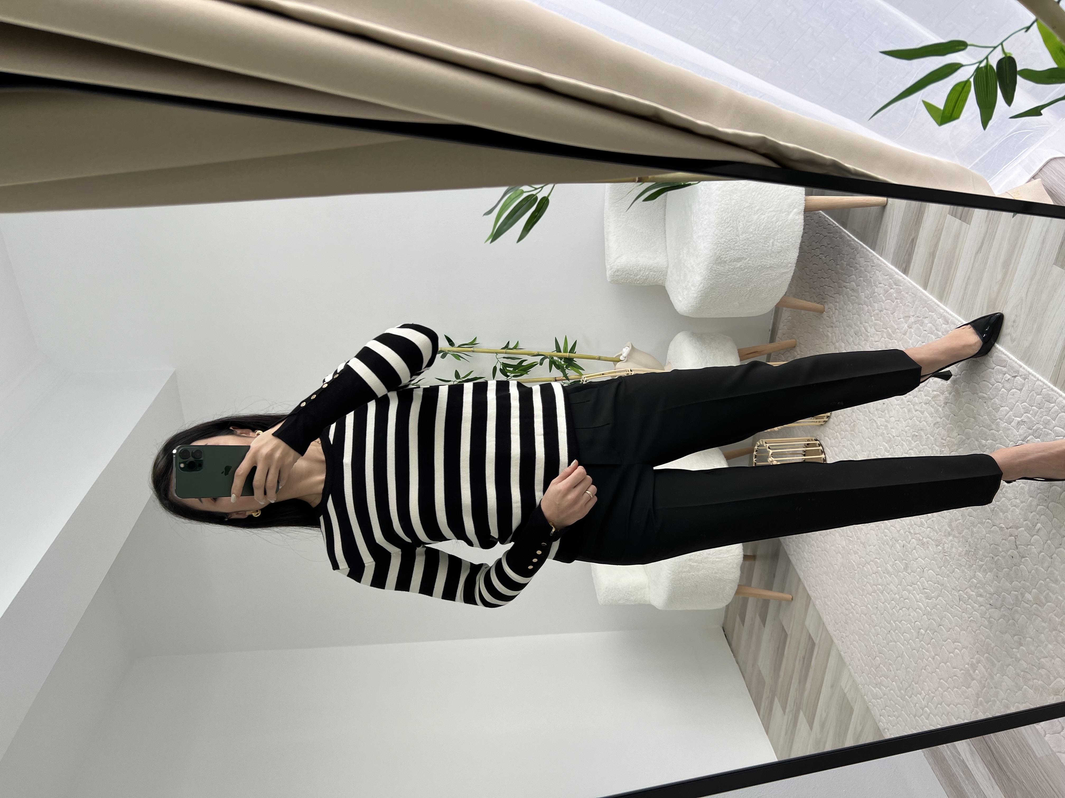 DİLVİN SİYAH KREM ÇİZGİLİ KAZAK