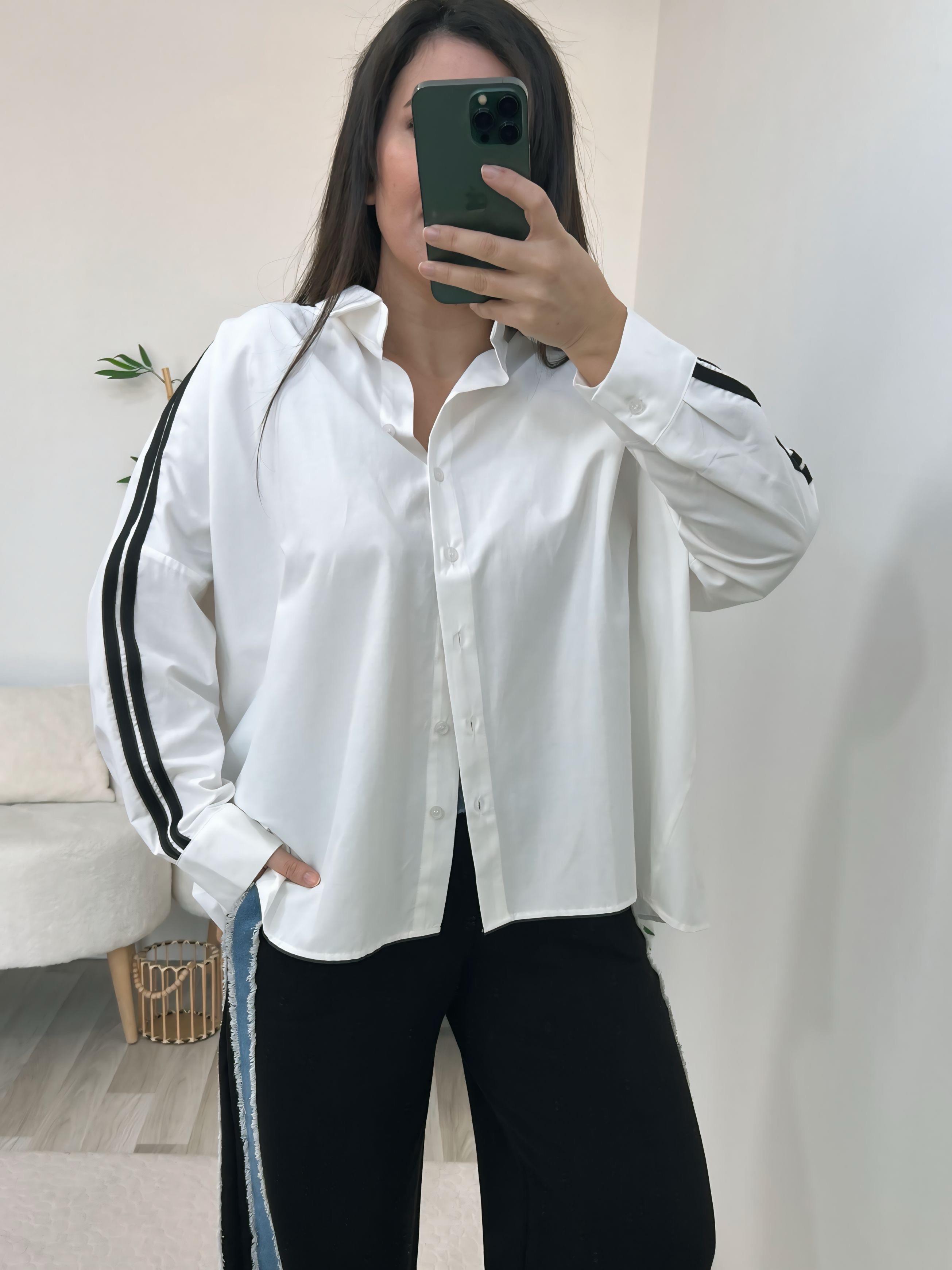 Ekru Şeritli Yaka Detaylı Gömlek