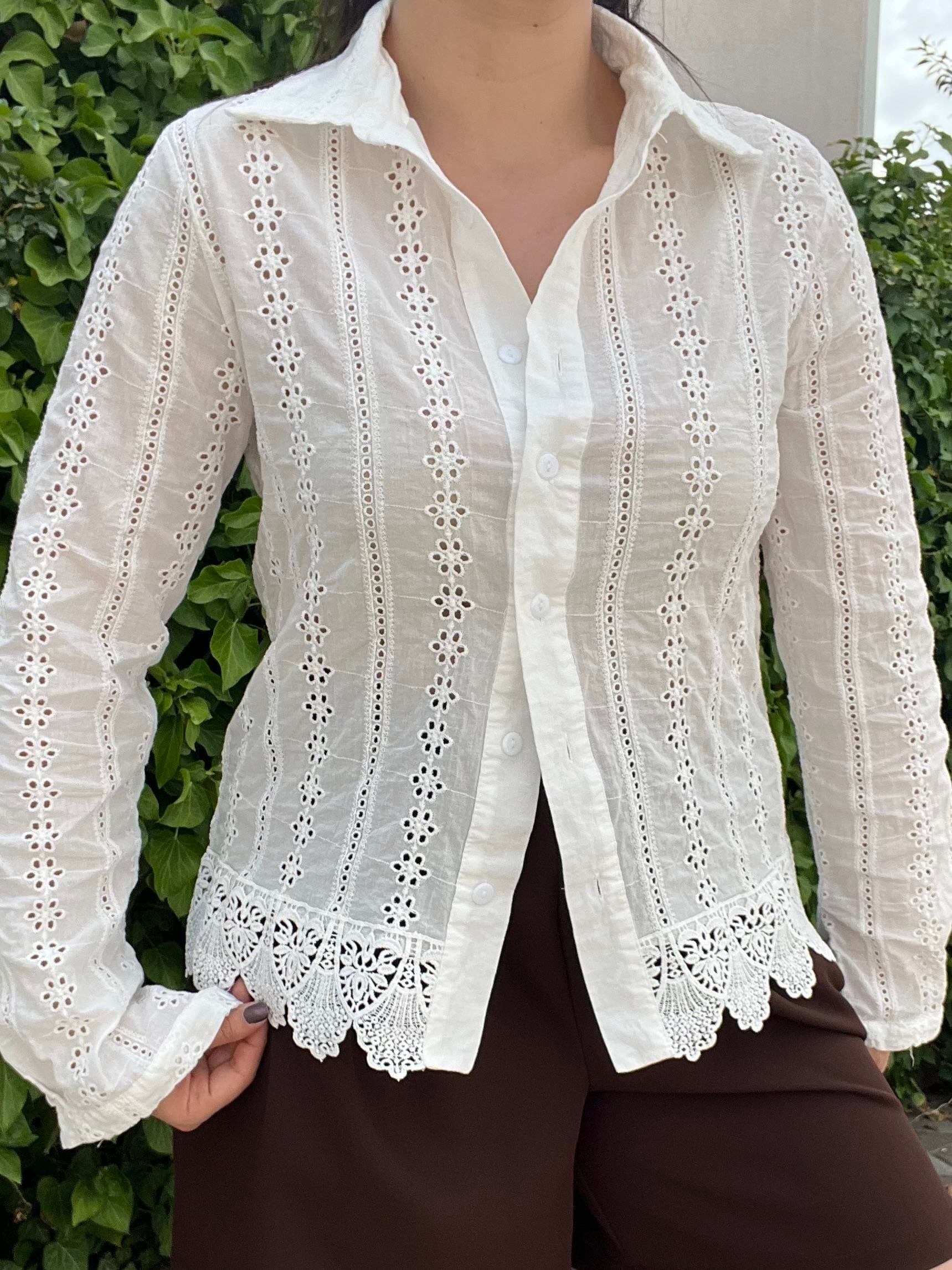 Fisto İşleme Detaylı Tasarım Gömlek