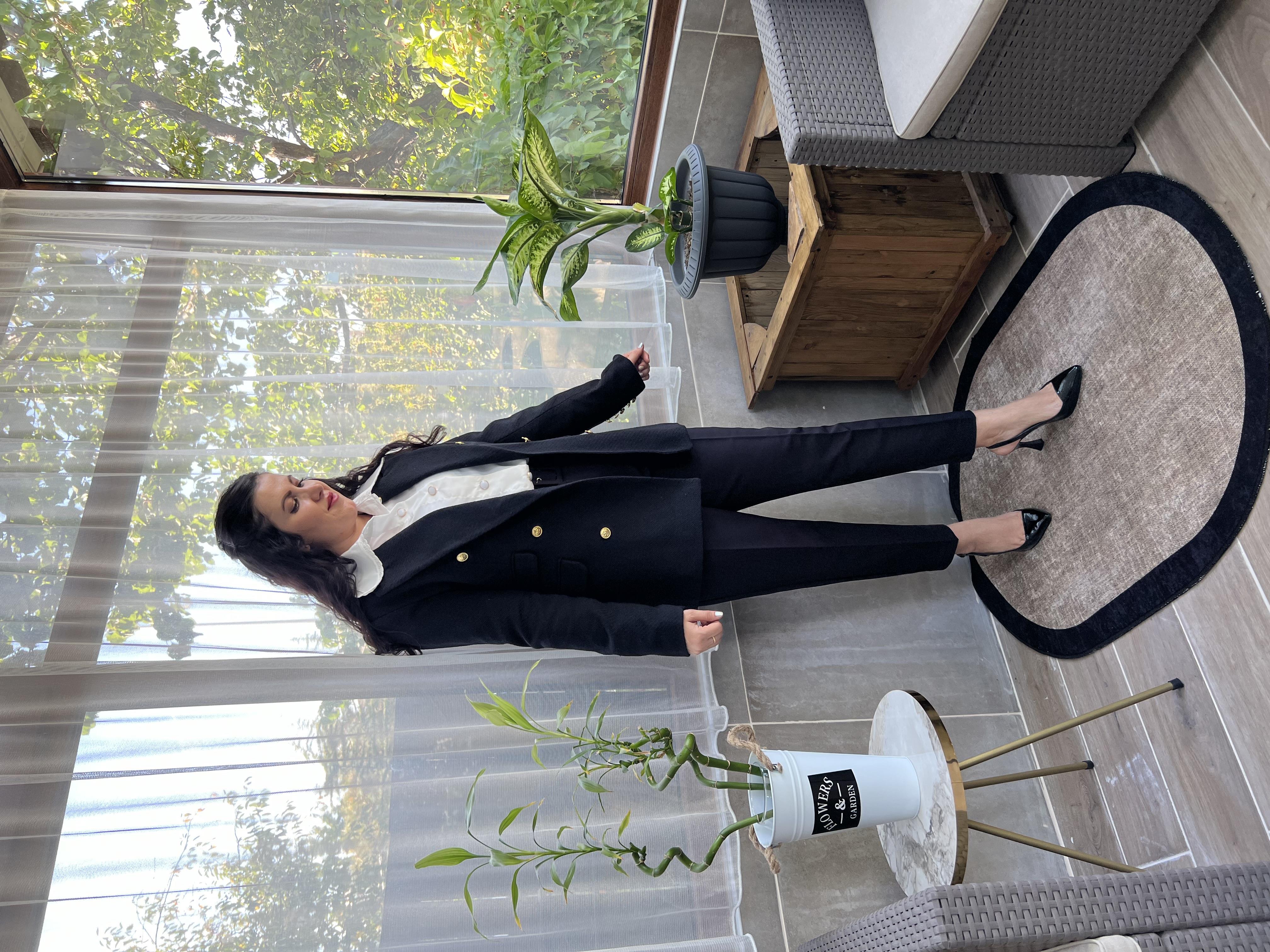 Gold Düğme Detaylı Siyah Blazer Ceket 