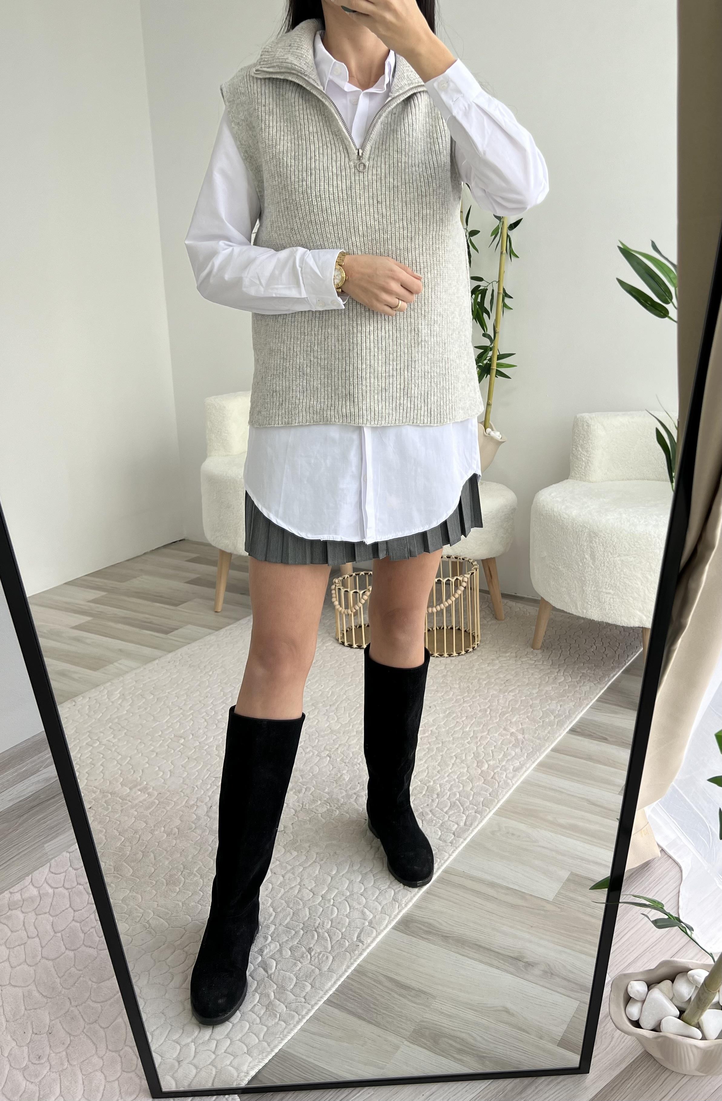 GRİ DİK YAKA SÜVETER