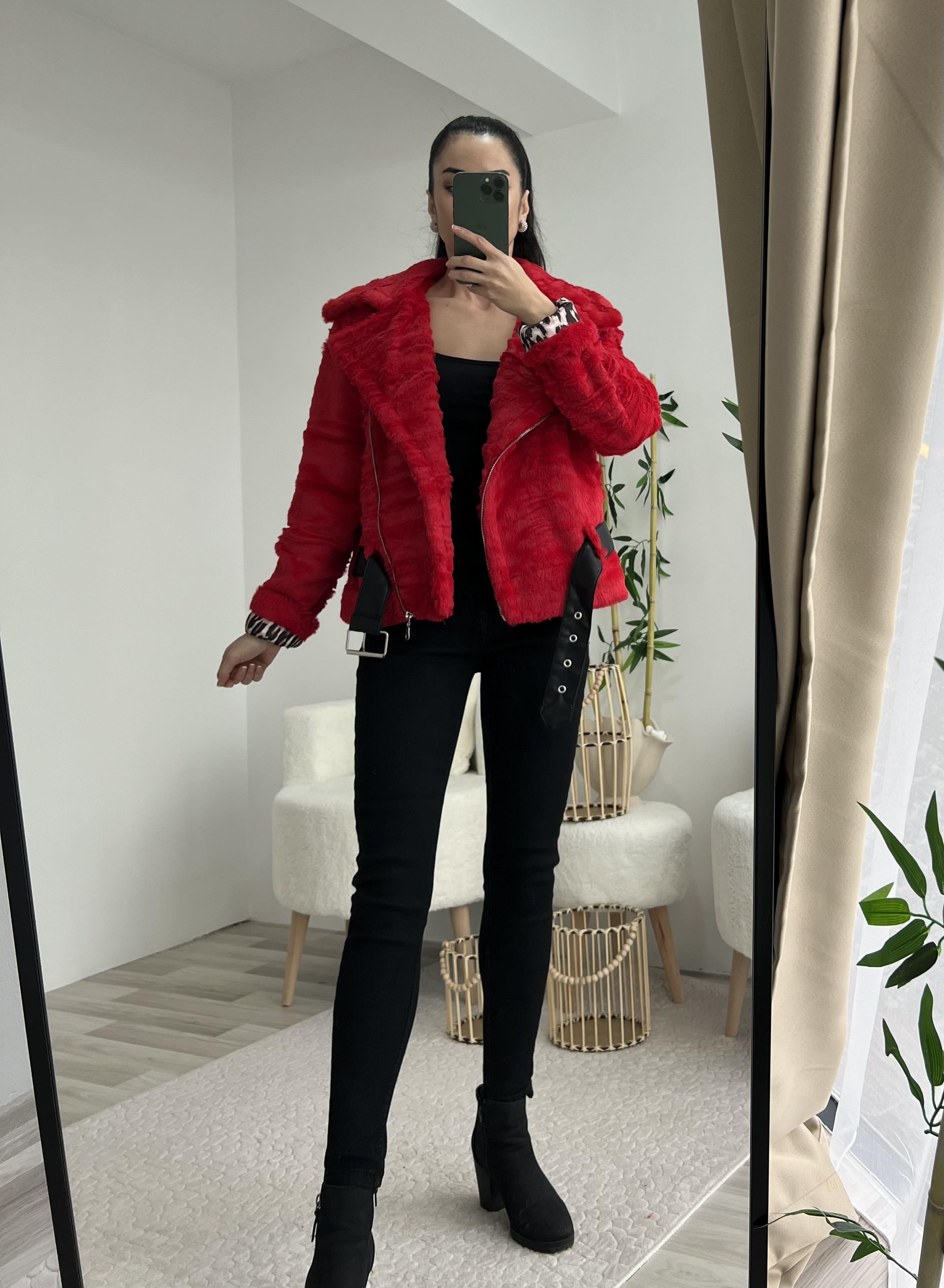 KIRMIZI ASTAR DETAYLI PELUŞ KÜRK