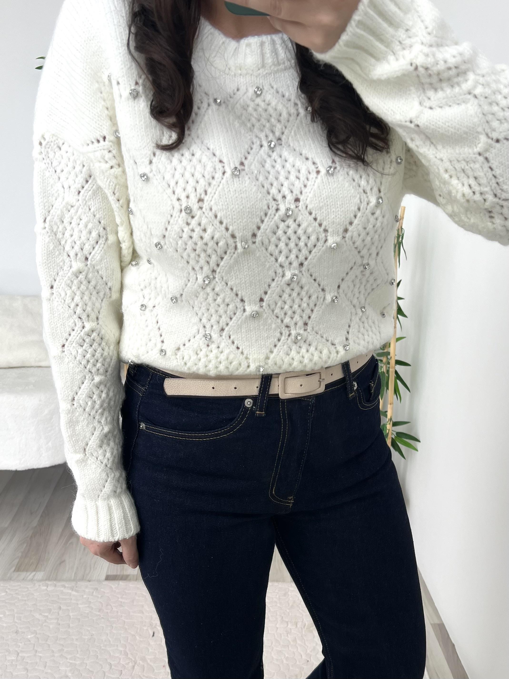 Krem  Parlak Taş Detaylı Kazak