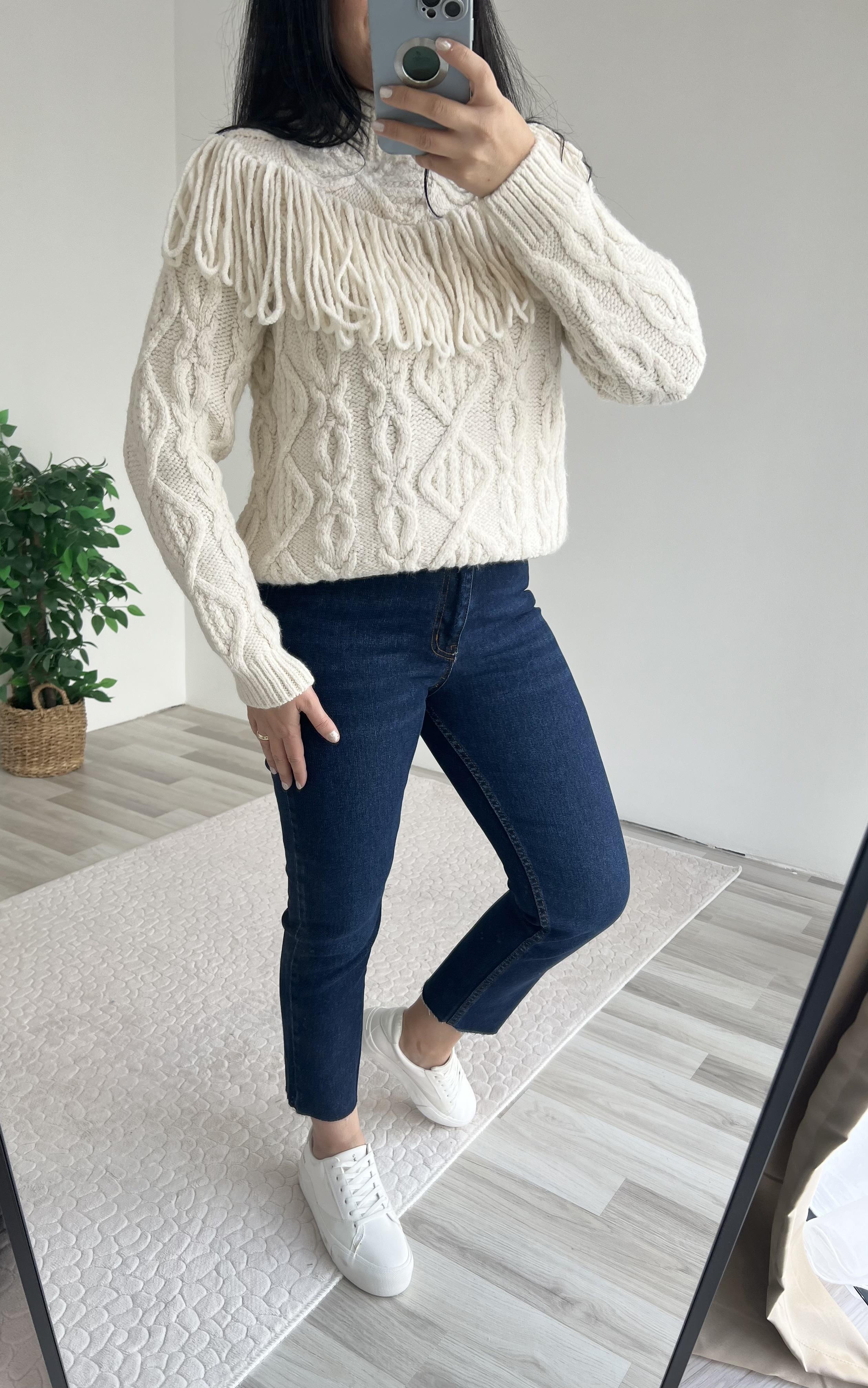 Krem Püsküllü Örgü Kazak 